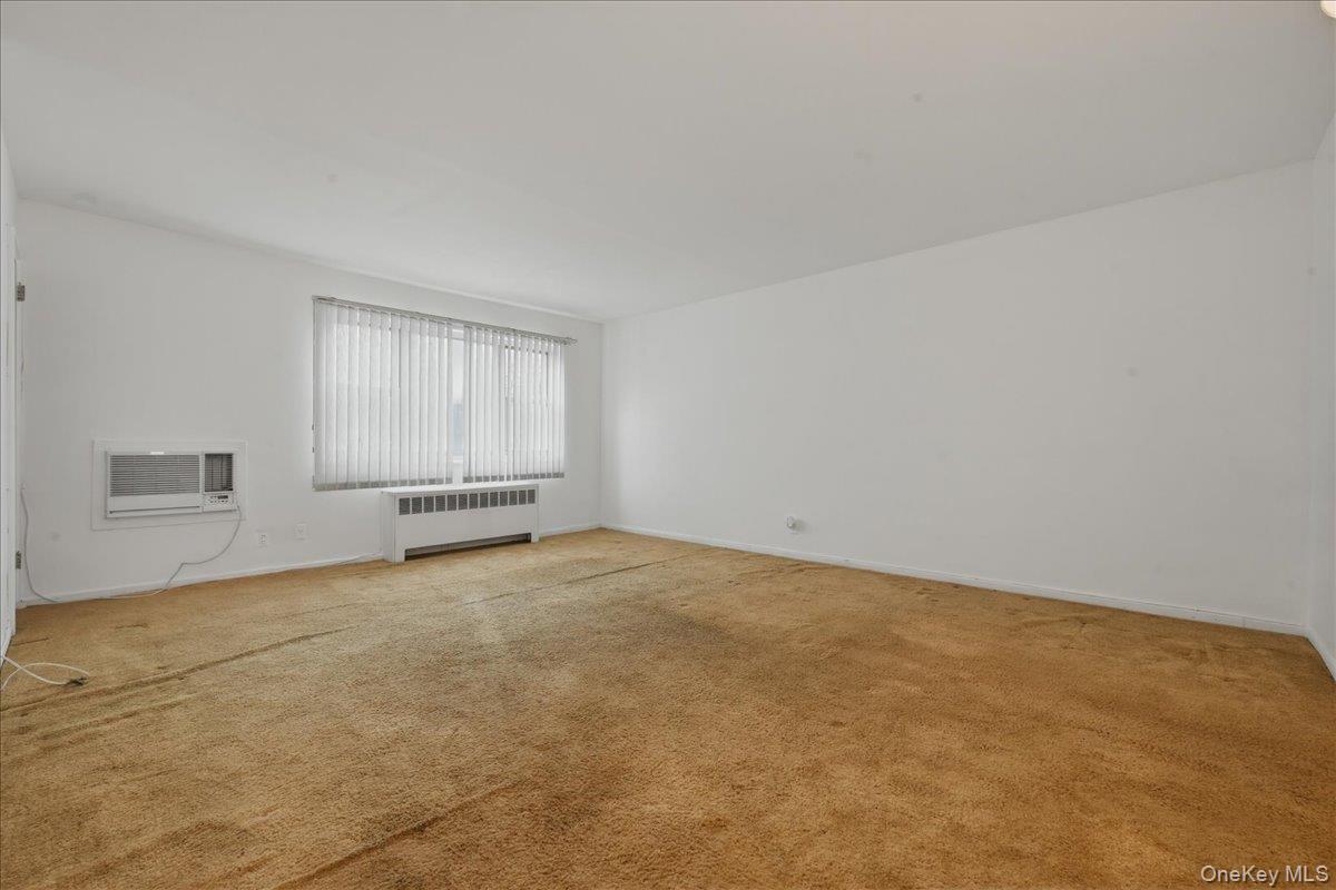 #3 photo, 15-64 212th Street, 뉴욕퀸즈 Bayside , NY 11360