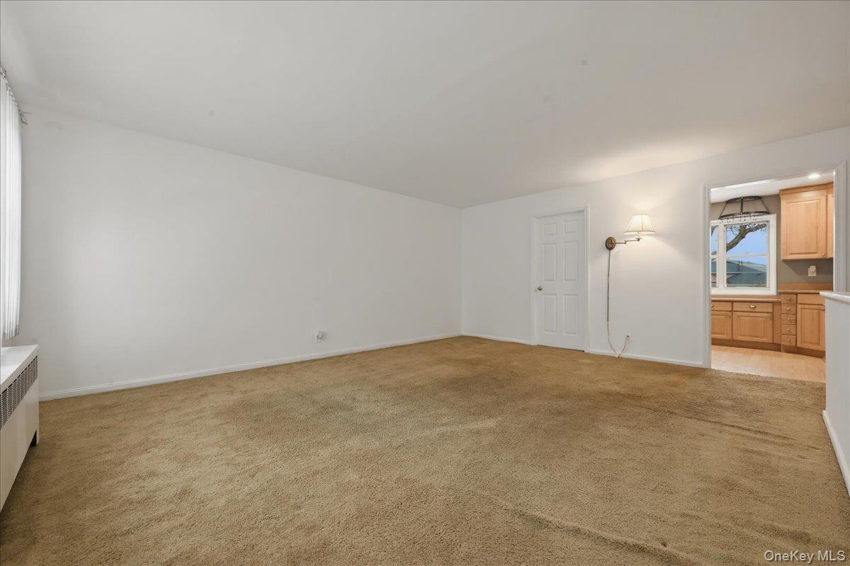 #4 photo, 15-64 212th Street, 뉴욕퀸즈 Bayside , NY 11360