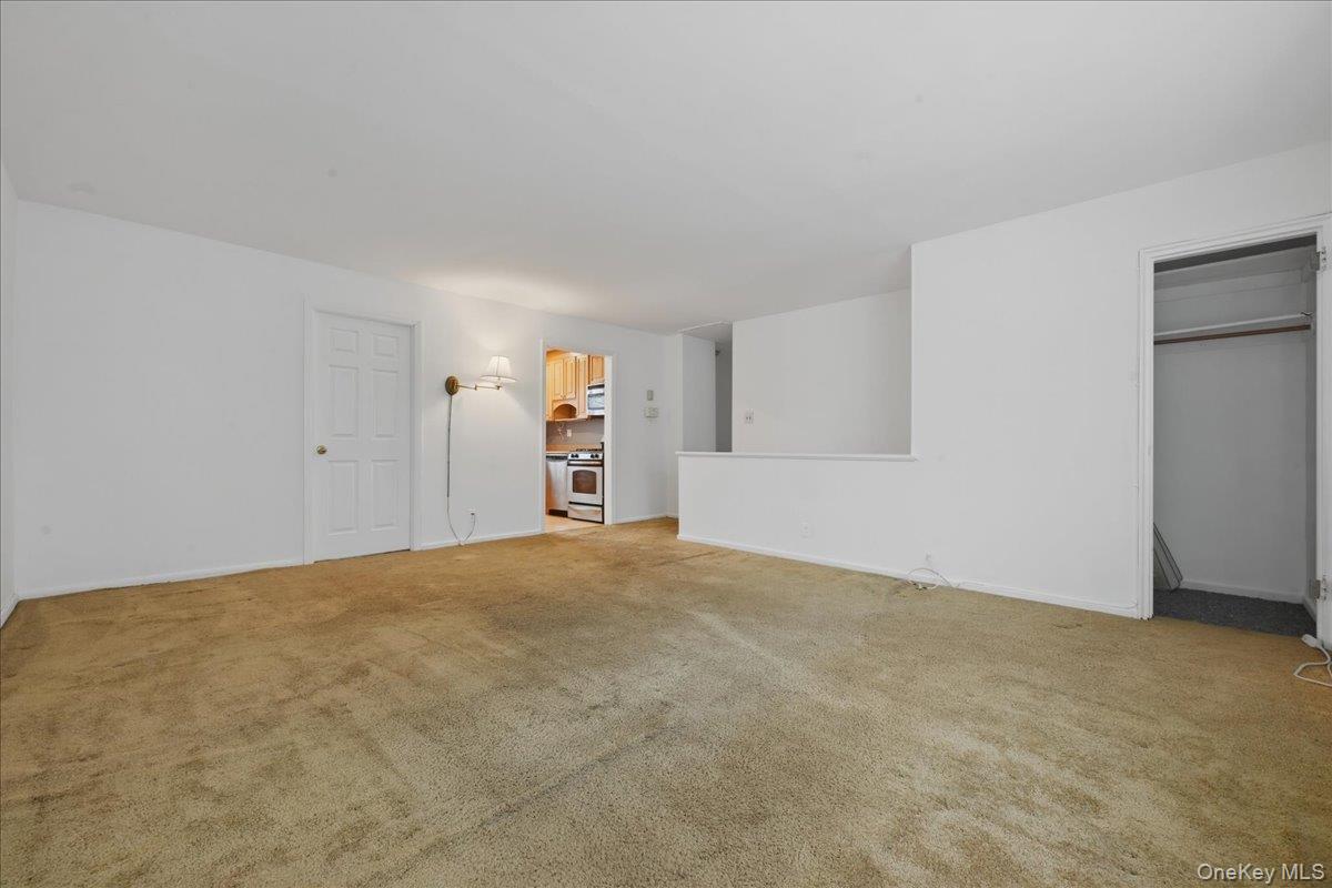 #5 photo, 15-64 212th Street, 뉴욕퀸즈 Bayside , NY 11360