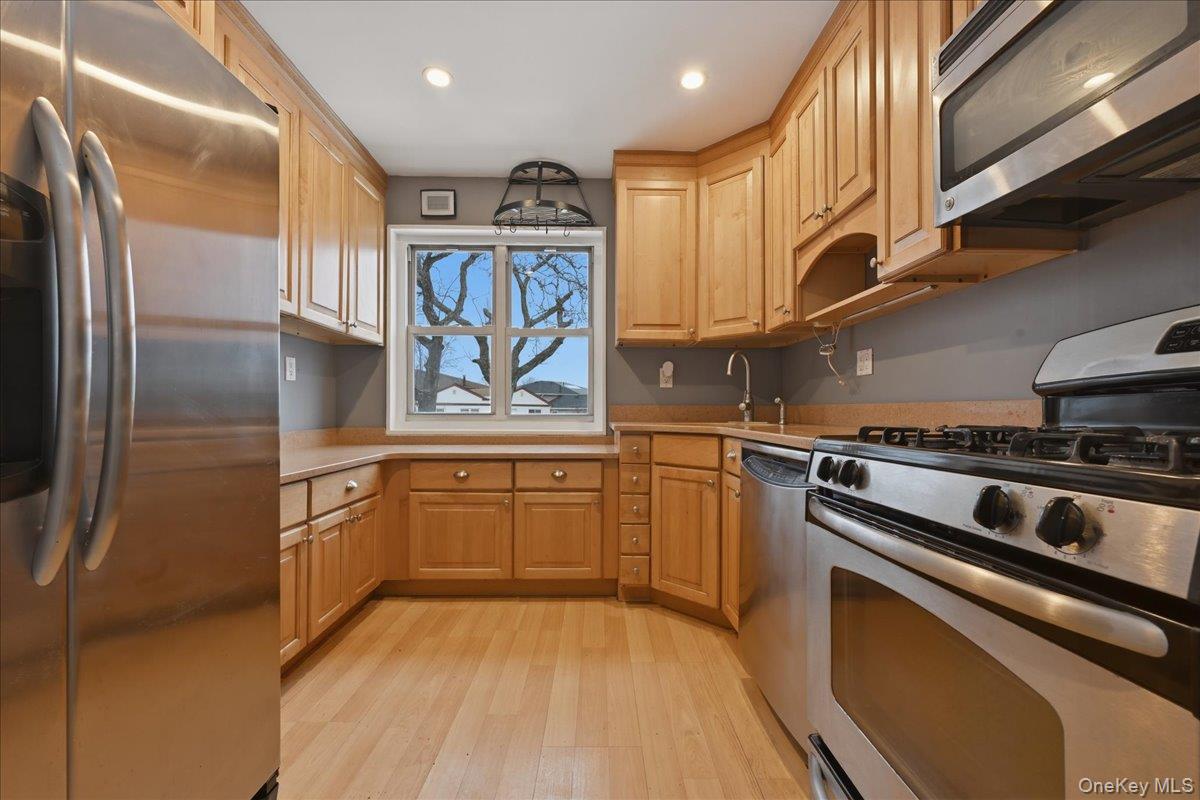 #8 photo, 15-64 212th Street, 뉴욕퀸즈 Bayside , NY 11360