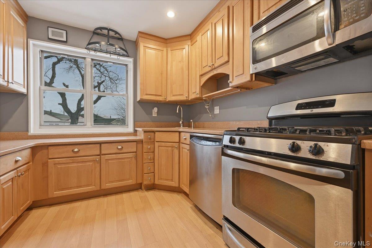 #9 photo, 15-64 212th Street, 뉴욕퀸즈 Bayside , NY 11360