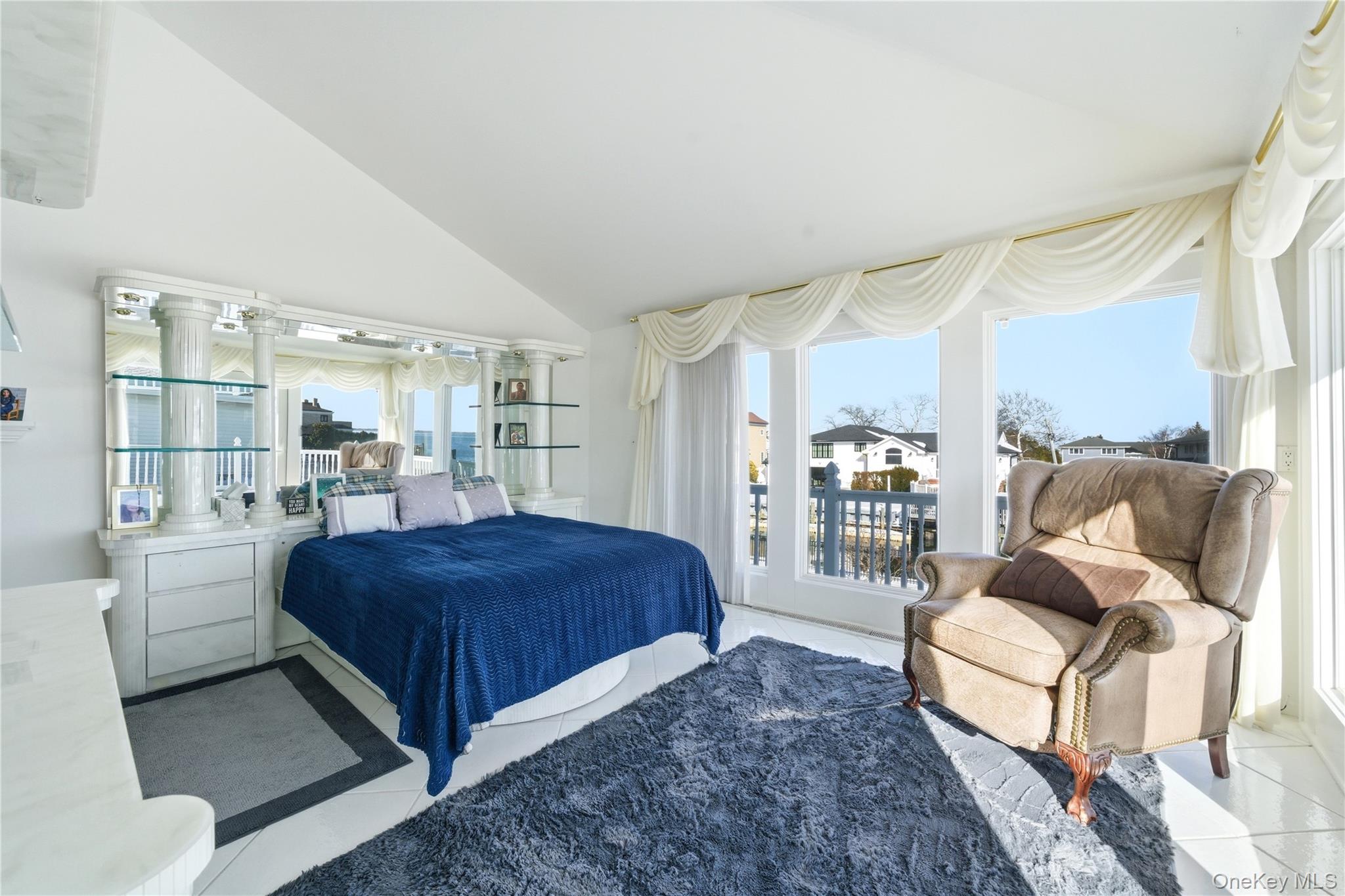 #10 photo, 14 Club Drive, ناسو Massapequa , NY 11758