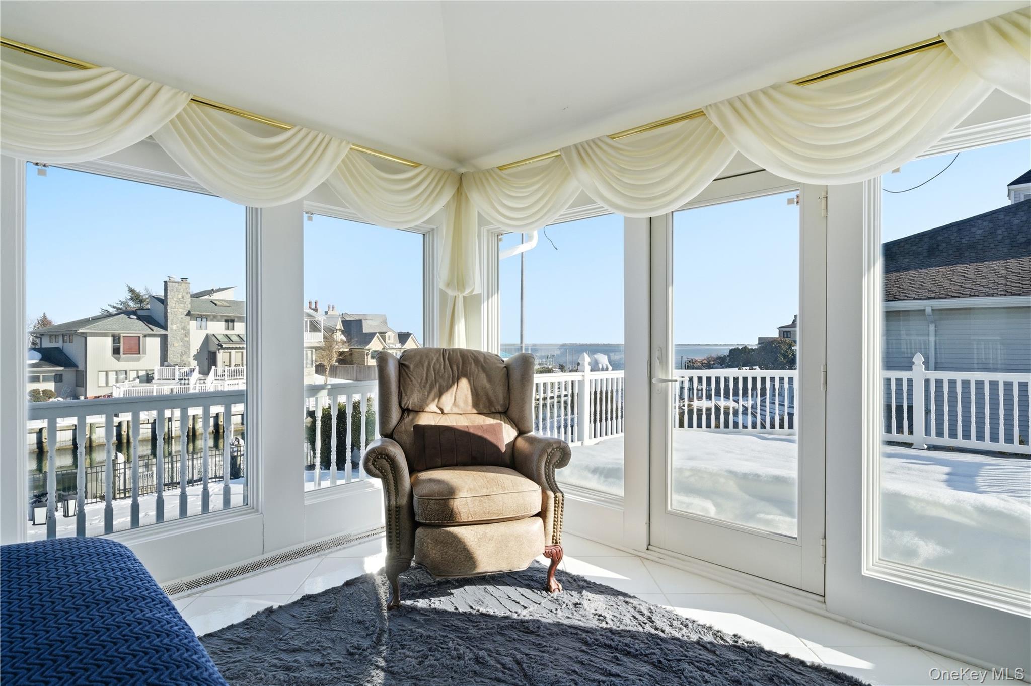 #11 photo, 14 Club Drive, ناسو Massapequa , NY 11758