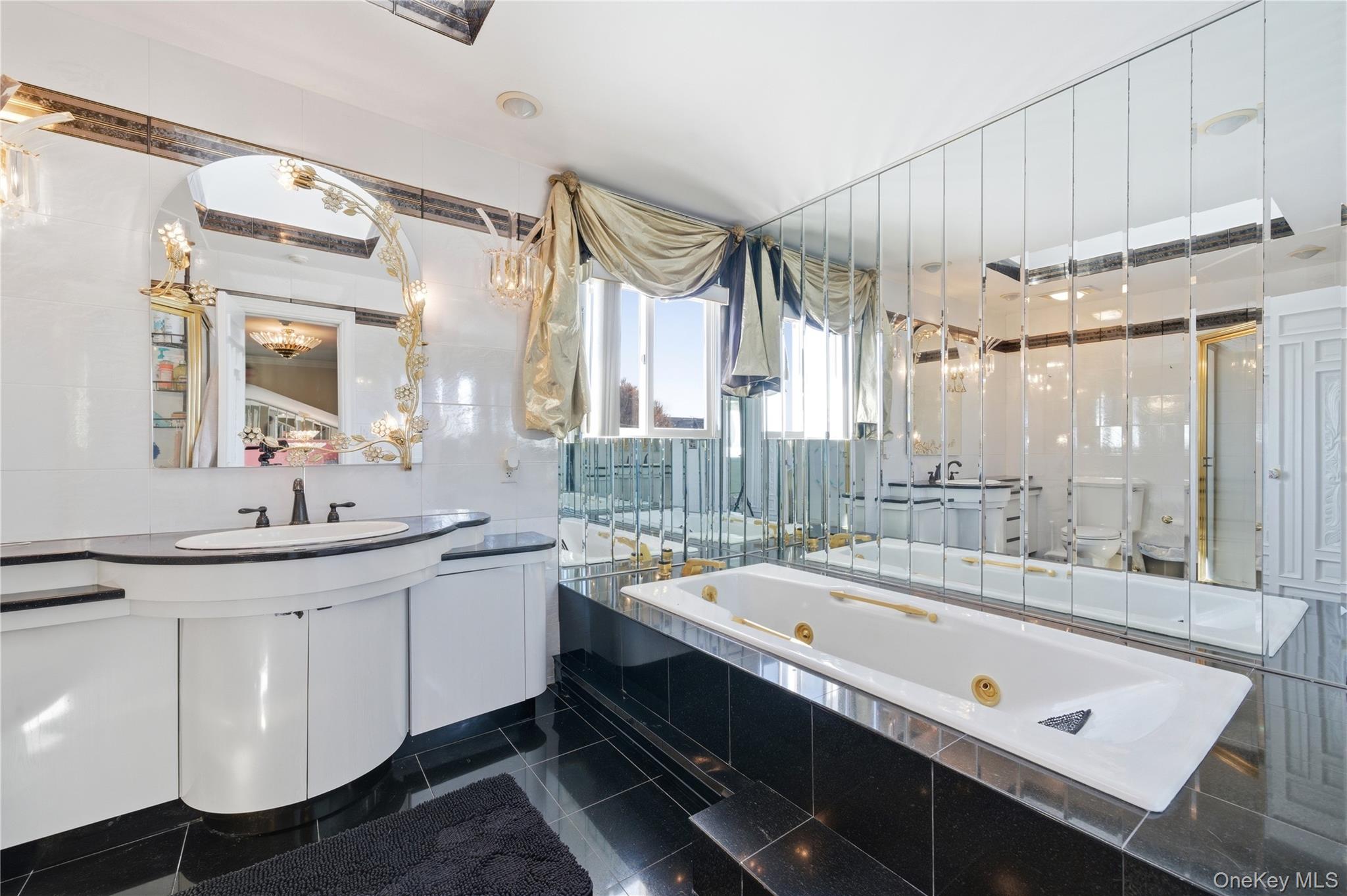 #13 photo, 14 Club Drive, ناسو Massapequa , NY 11758