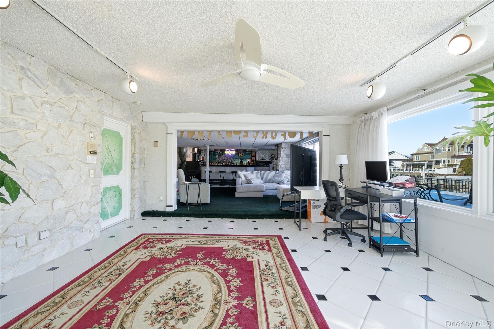 #16 photo, 14 Club Drive, ناسو Massapequa , NY 11758