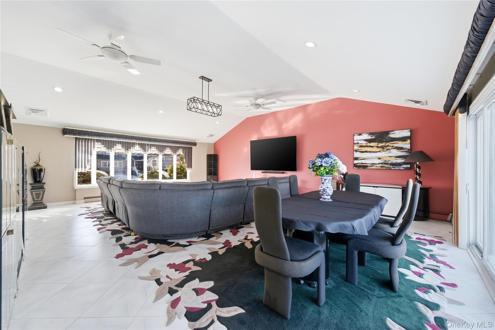 #7 photo, 14 Club Drive, ناسو Massapequa , NY 11758