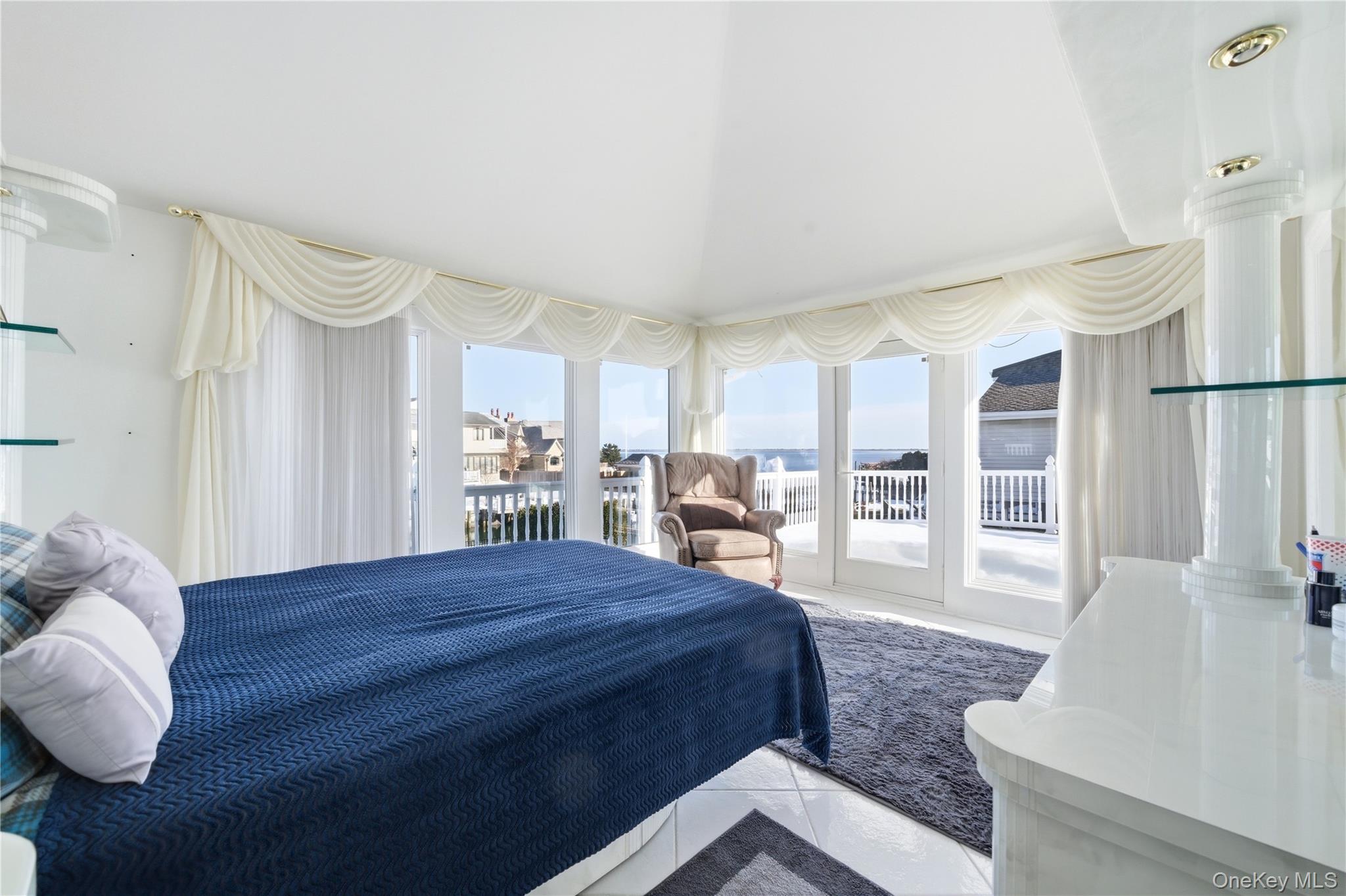 #9 photo, 14 Club Drive, ناسو Massapequa , NY 11758