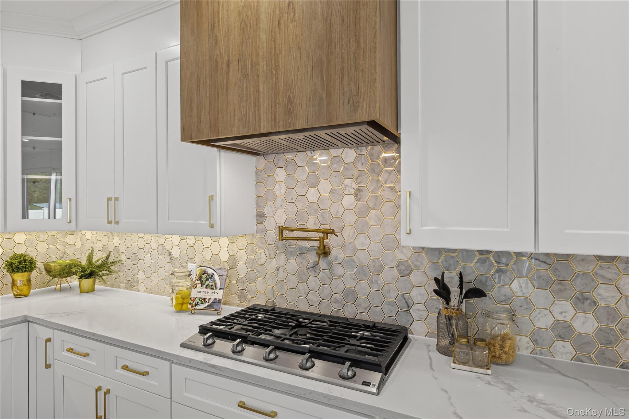 #17 photo, 182 Friends Lane, Нассау ‖ Westbury , NY 11590