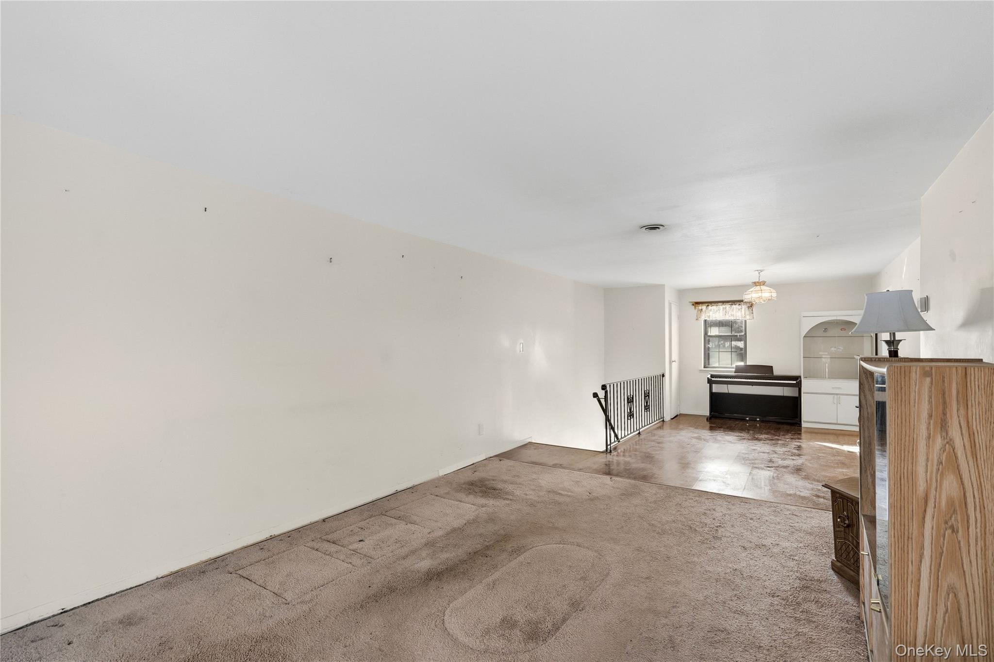 #10 photo, 19 Newbrook, Bay Shore , NY 11706