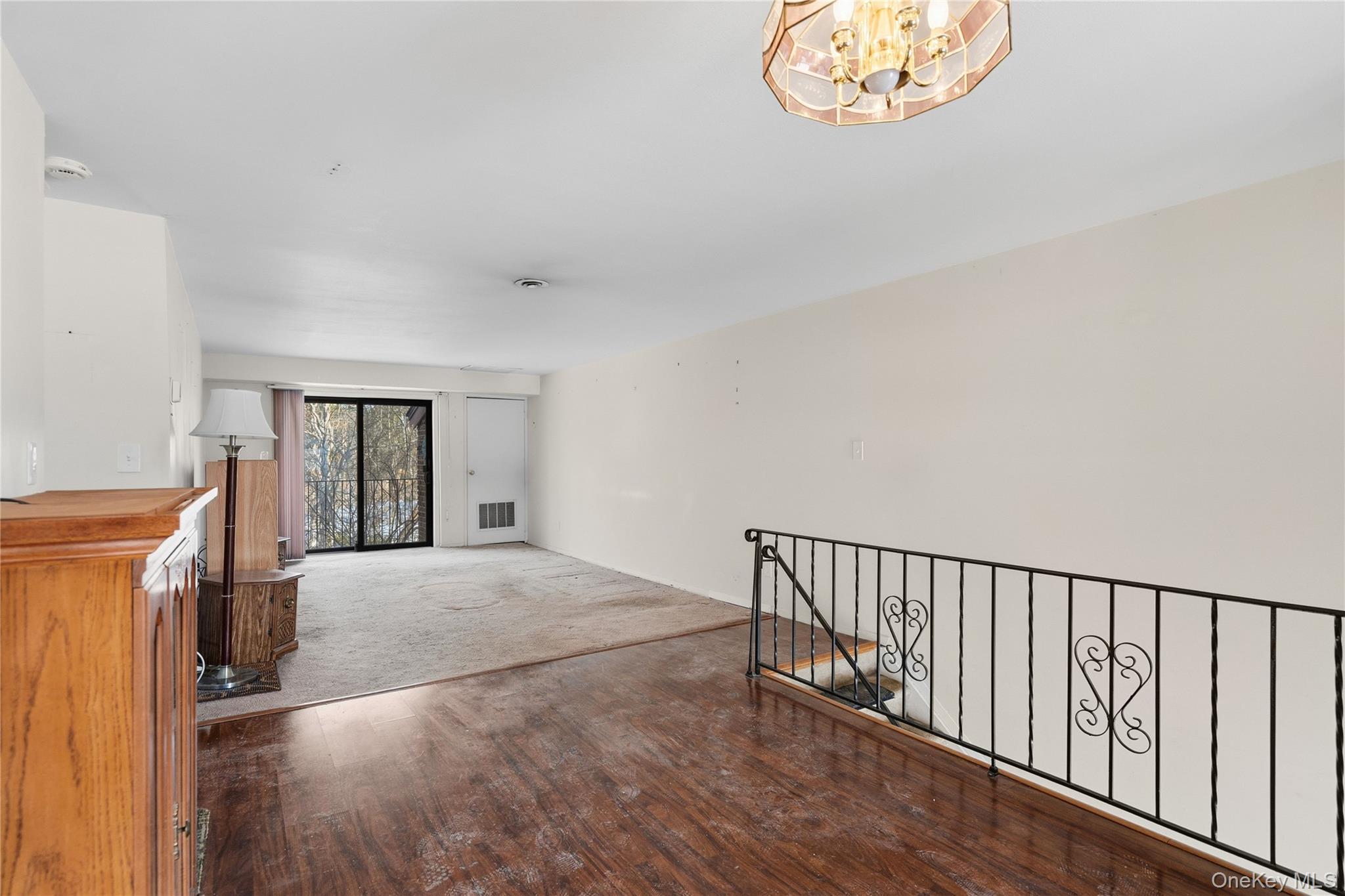 #13 photo, 19 Newbrook, Bay Shore , NY 11706