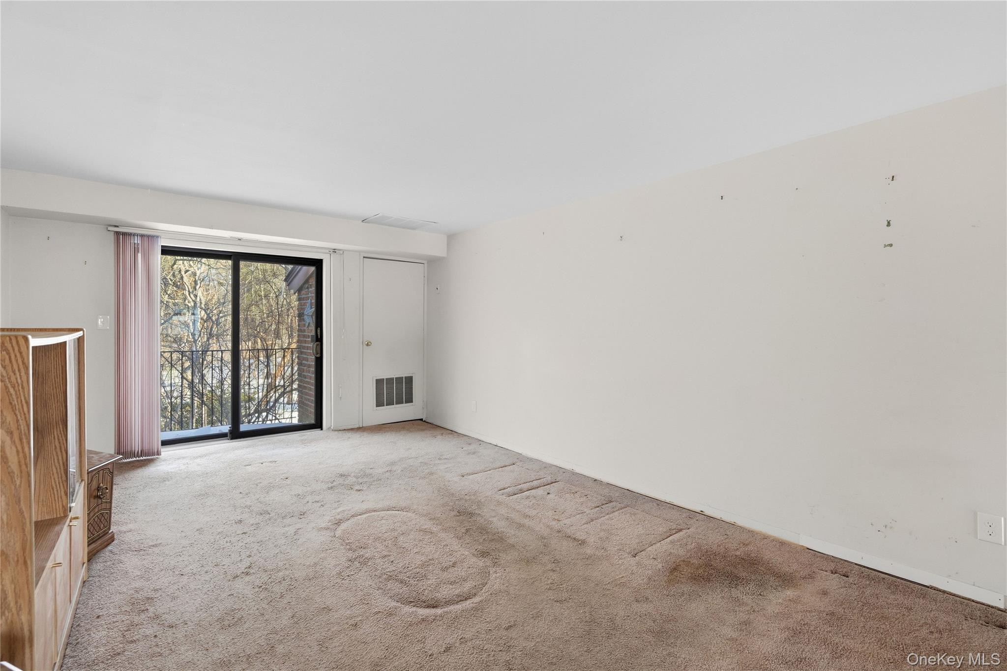 #7 photo, 19 Newbrook, Bay Shore , NY 11706