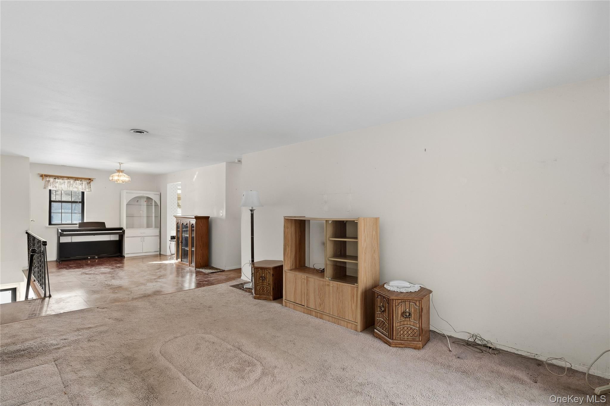 #9 photo, 19 Newbrook, Bay Shore , NY 11706