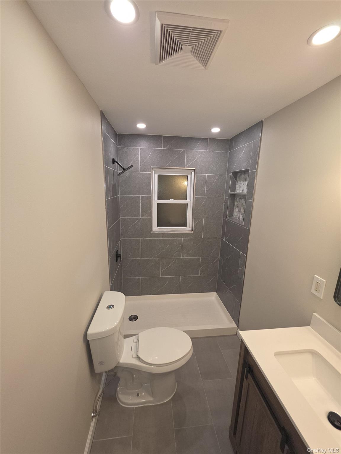 #5 photo, 915 11 street 11 Street, सफ़ोक काउंटी West Babylon , NY 11704