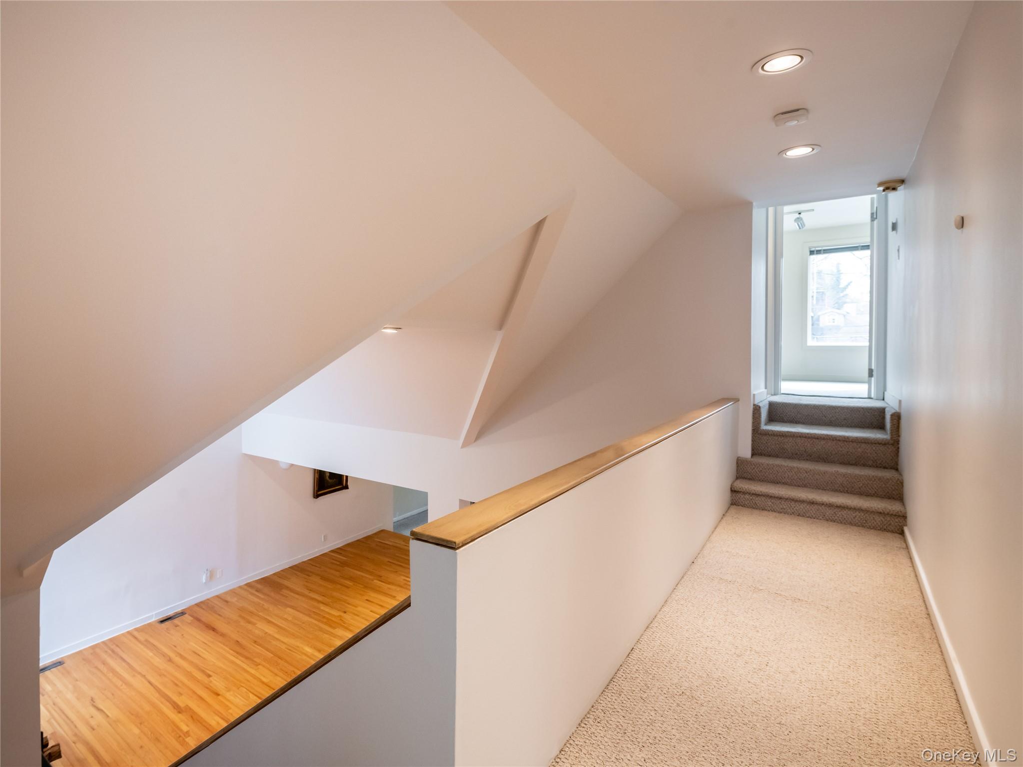 #19 photo, 127 Wooleys Lane, Great Neck , NY 11023