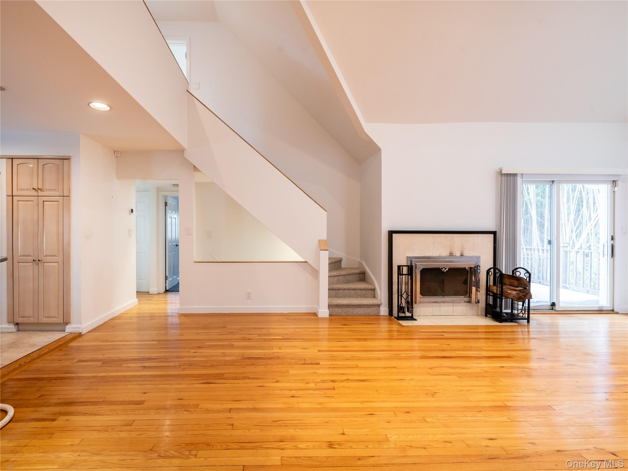 #3 photo, 127 Wooleys Lane, Great Neck , NY 11023