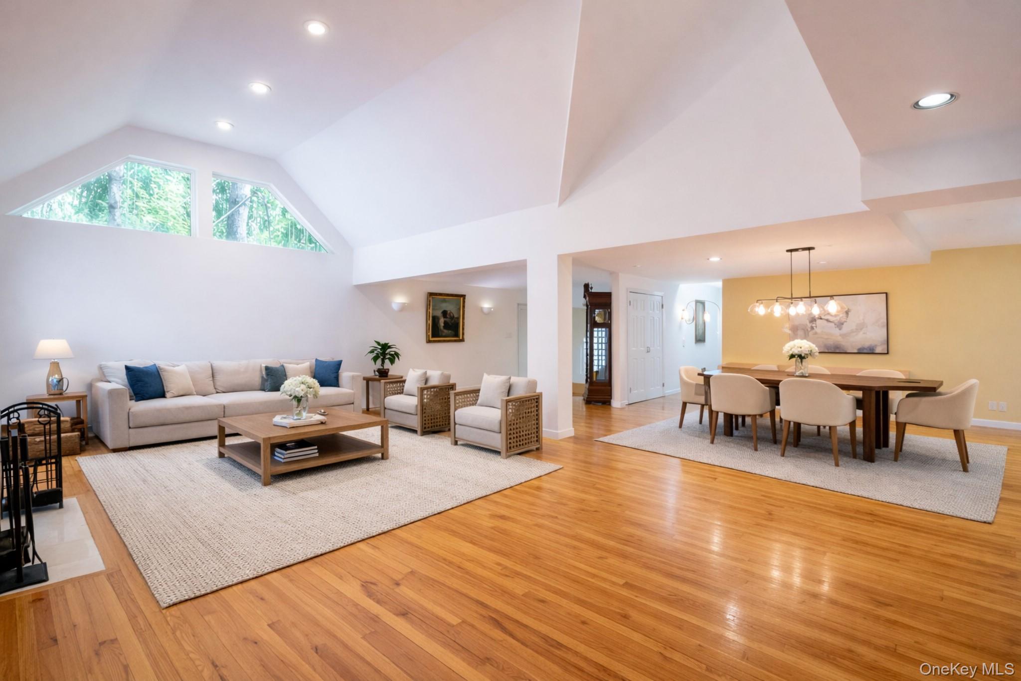 #4 photo, 127 Wooleys Lane, Great Neck , NY 11023