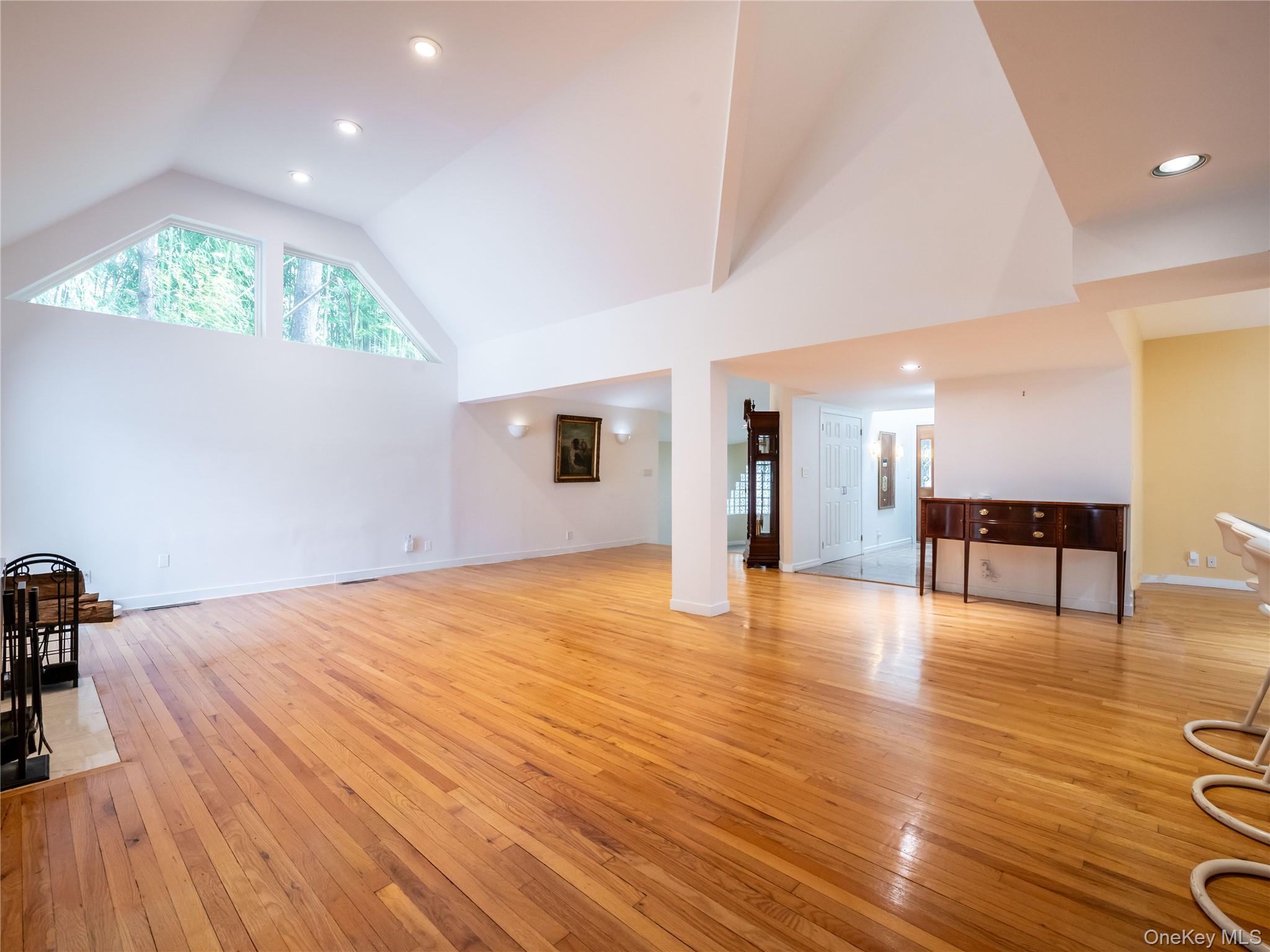 #5 photo, 127 Wooleys Lane, Great Neck , NY 11023