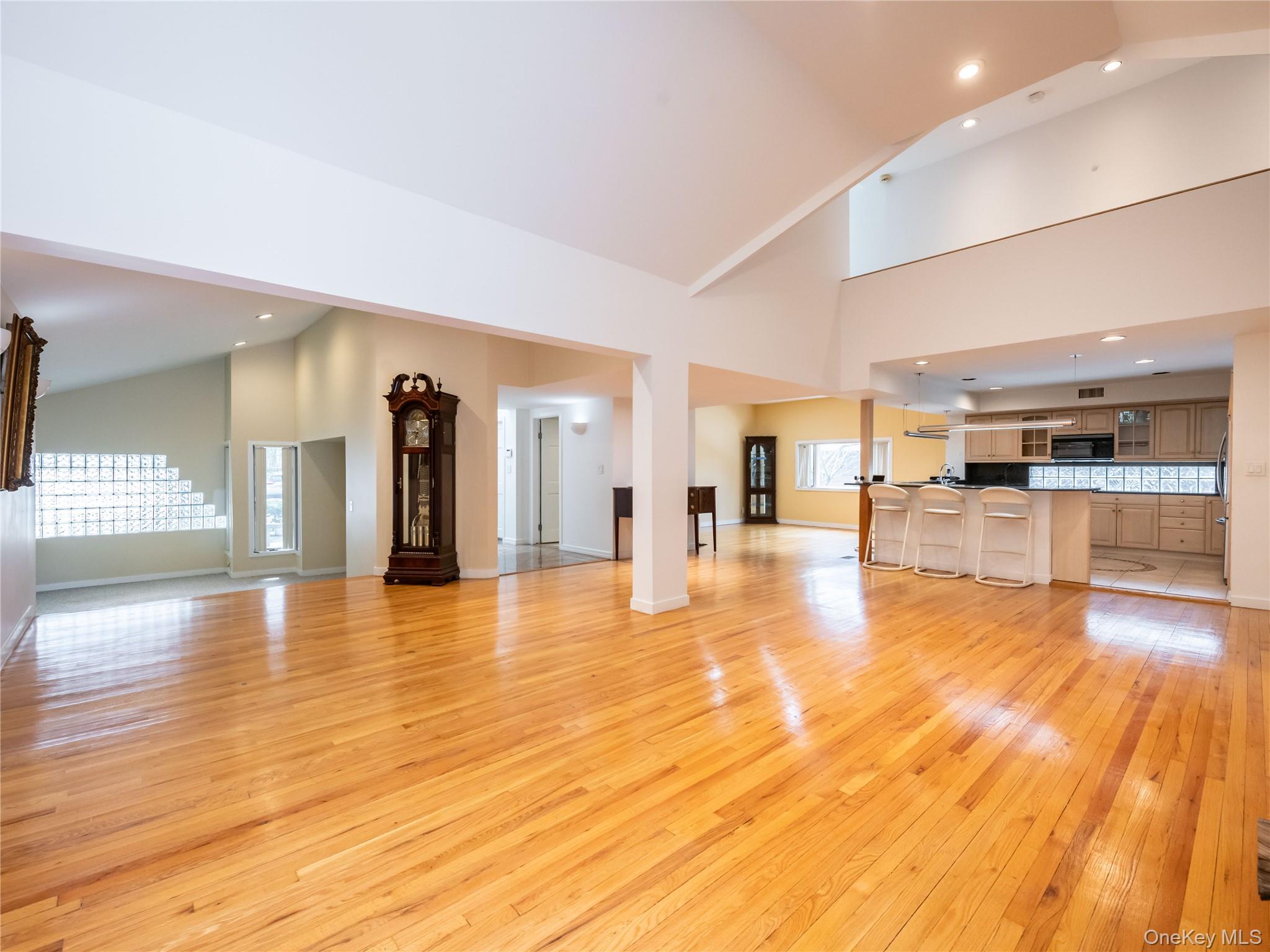 #6 photo, 127 Wooleys Lane, Great Neck , NY 11023