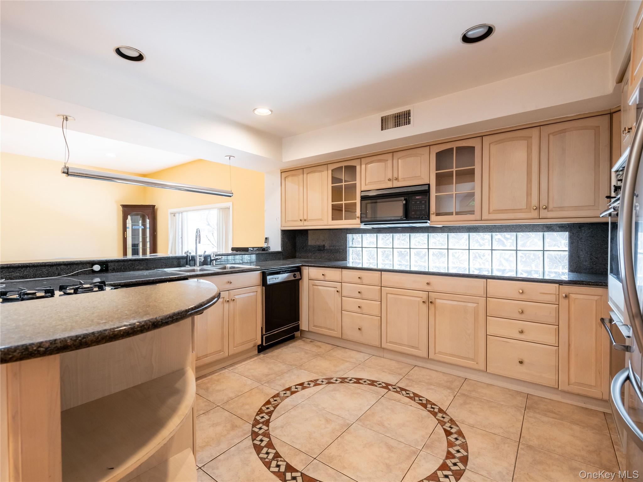 #8 photo, 127 Wooleys Lane, Great Neck , NY 11023