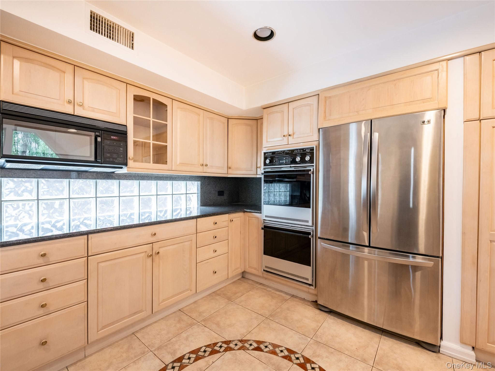 #9 photo, 127 Wooleys Lane, Great Neck , NY 11023