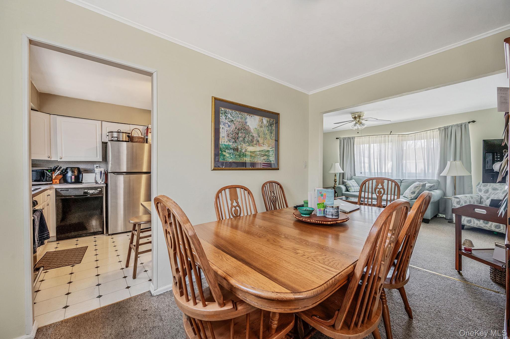 #11 photo, 690 N Delaware Avenue, Lindenhurst , NY 11757