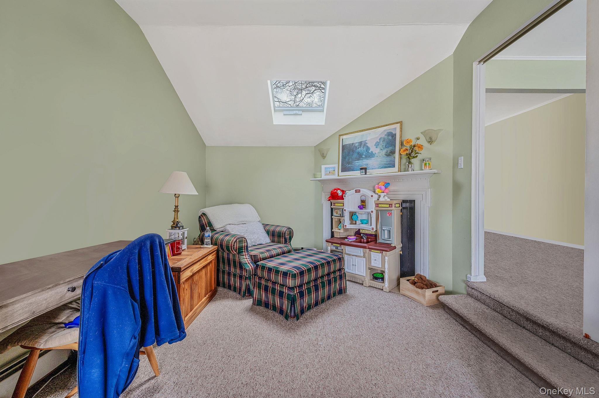 #12 photo, 690 N Delaware Avenue, Lindenhurst , NY 11757