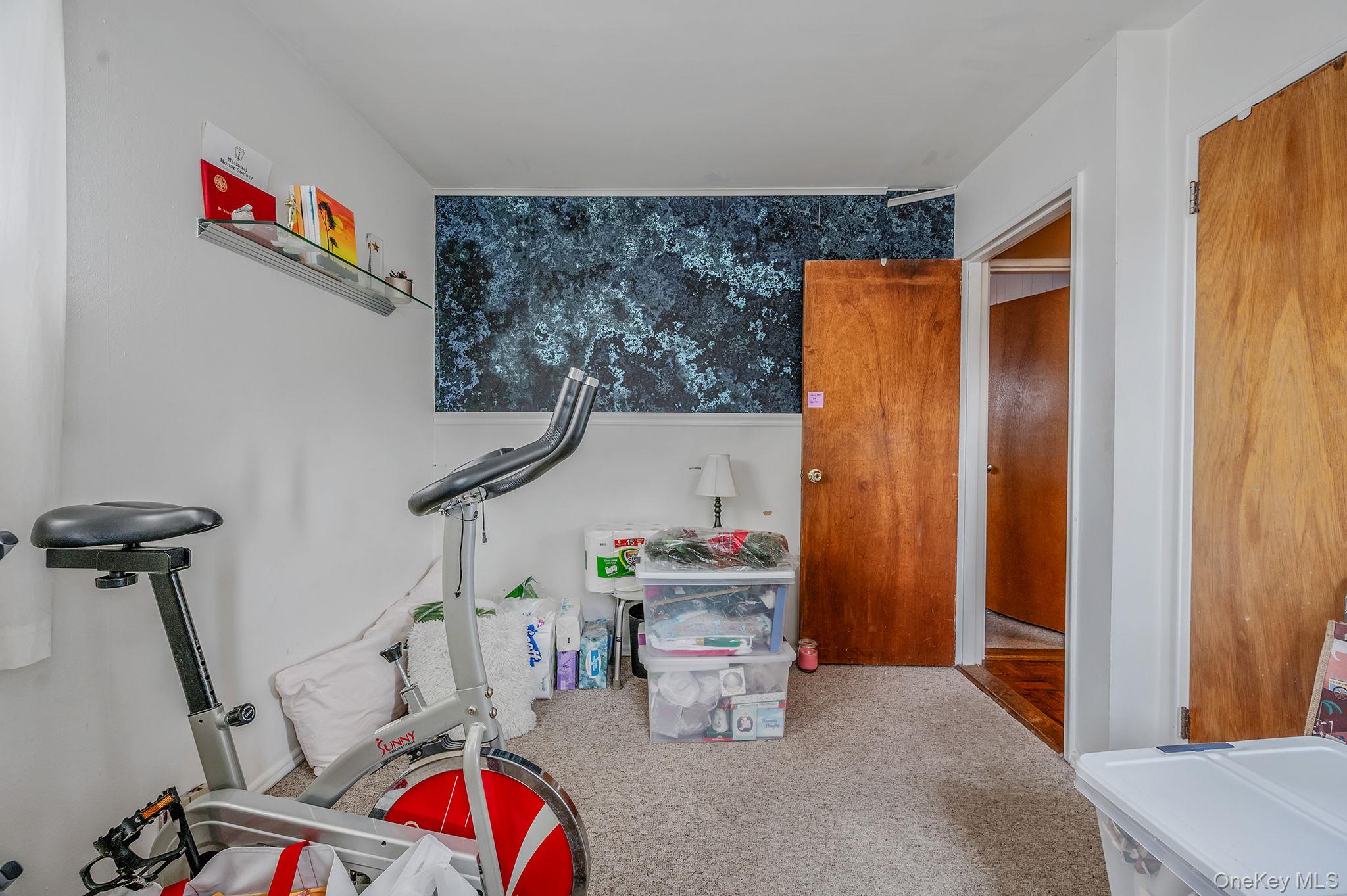 #15 photo, 690 N Delaware Avenue, Lindenhurst , NY 11757