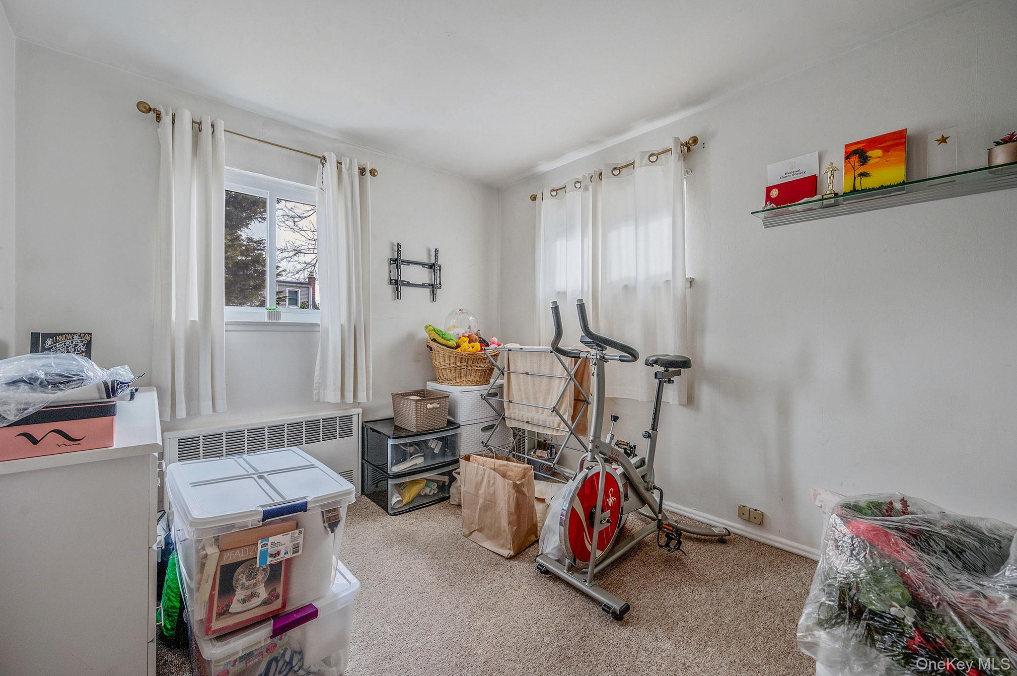 #16 photo, 690 N Delaware Avenue, Lindenhurst , NY 11757