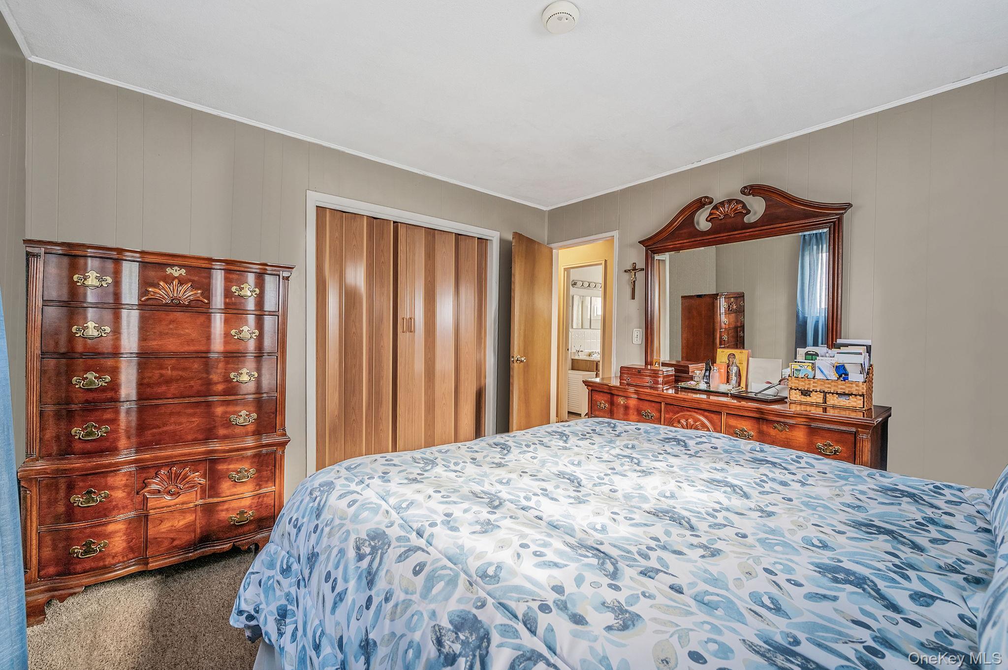 #20 photo, 690 N Delaware Avenue, Lindenhurst , NY 11757