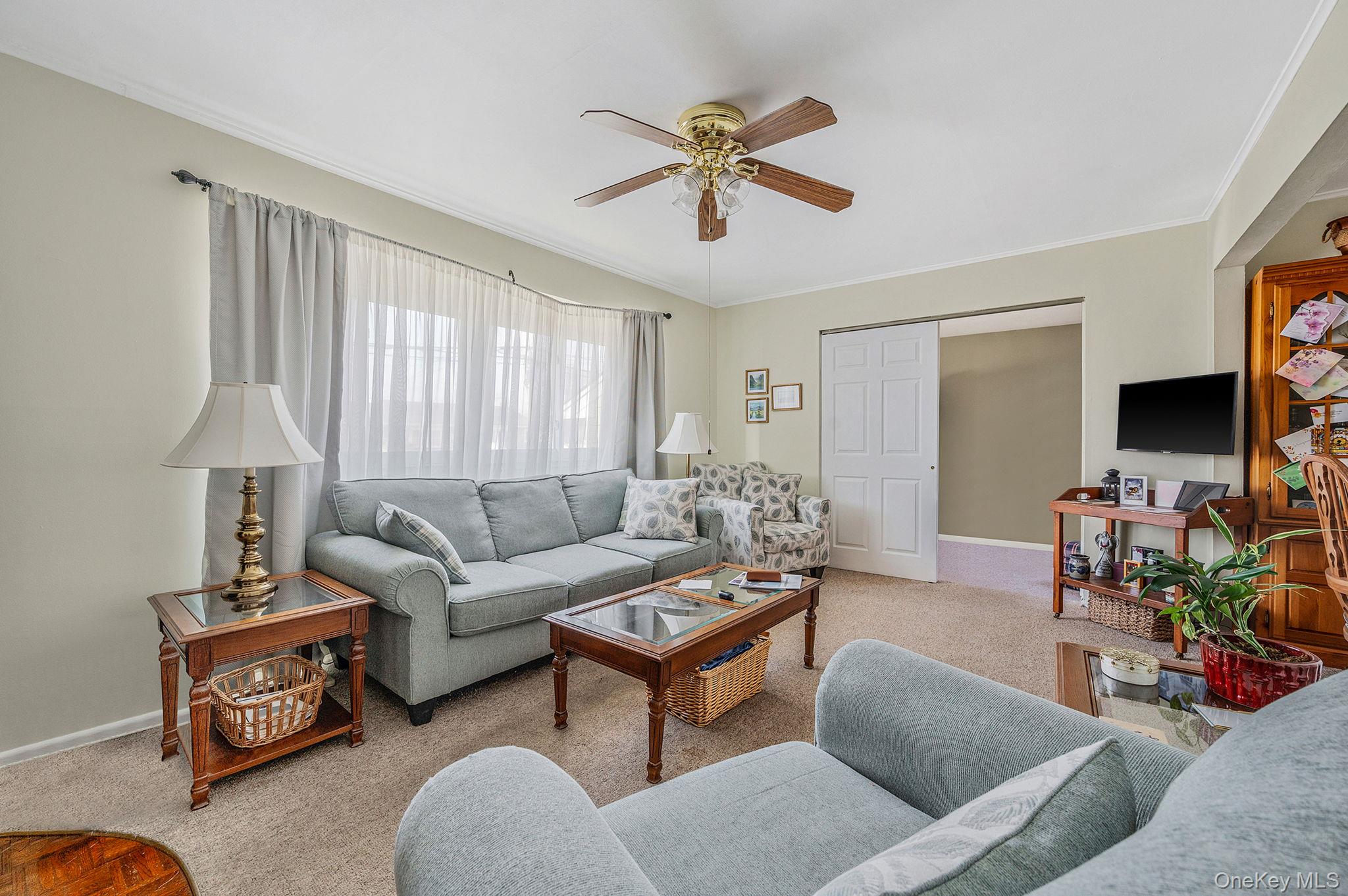 #8 photo, 690 N Delaware Avenue, Lindenhurst , NY 11757