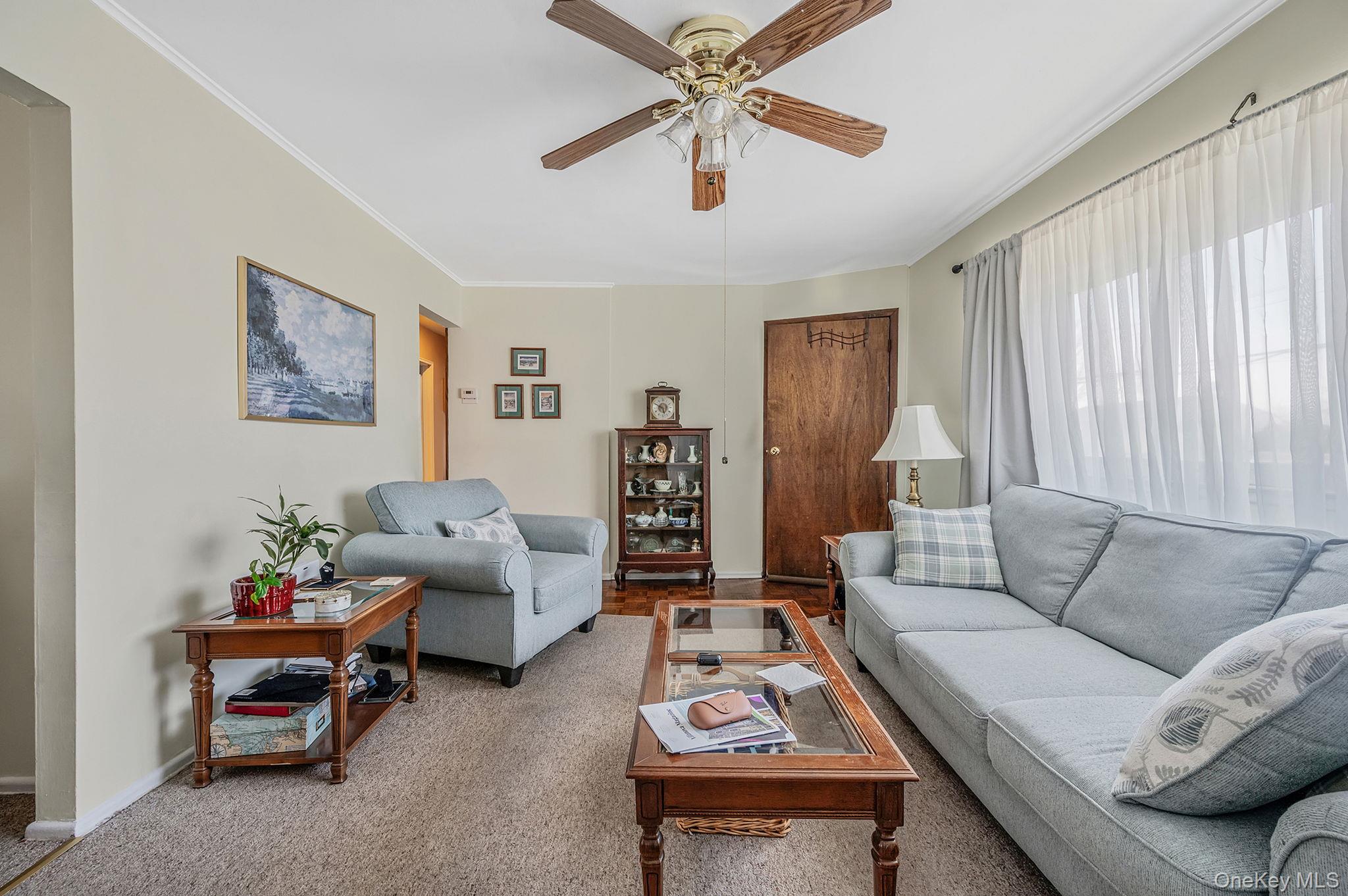 #9 photo, 690 N Delaware Avenue, Lindenhurst , NY 11757