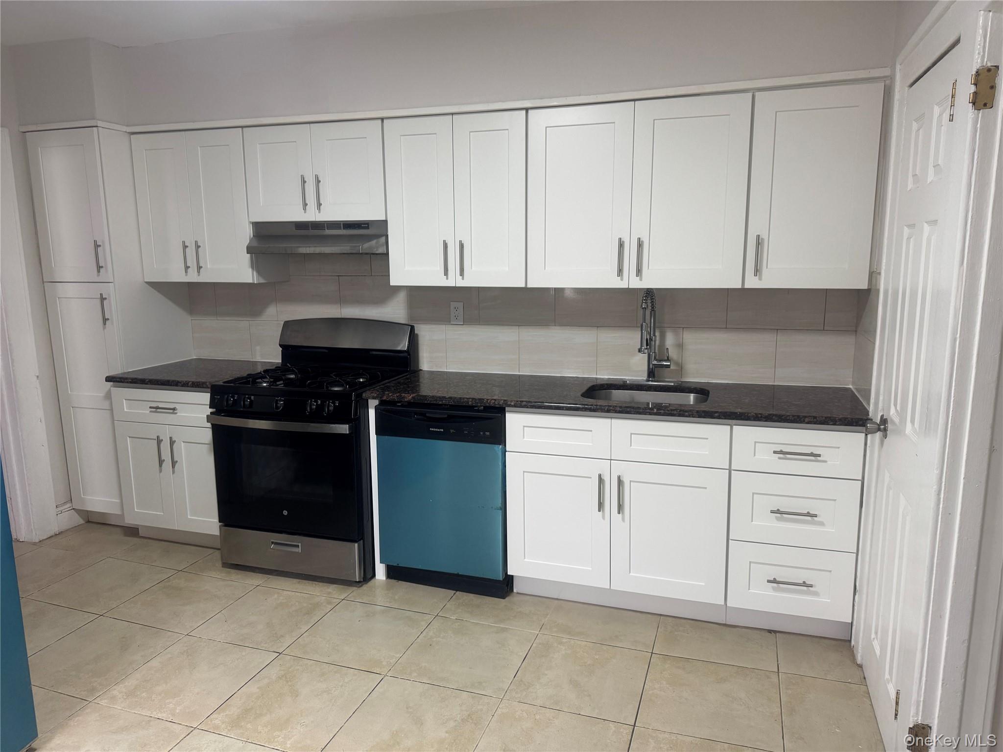 #6 photo, 267 Schenck, right side Avenue, Great Neck , NY 11021