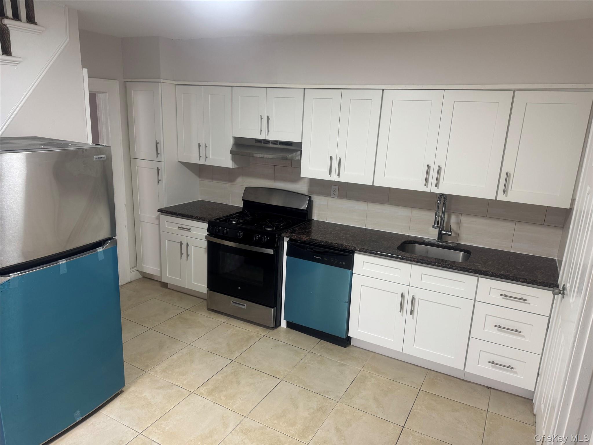 #8 photo, 267 Schenck, right side Avenue, Great Neck , NY 11021