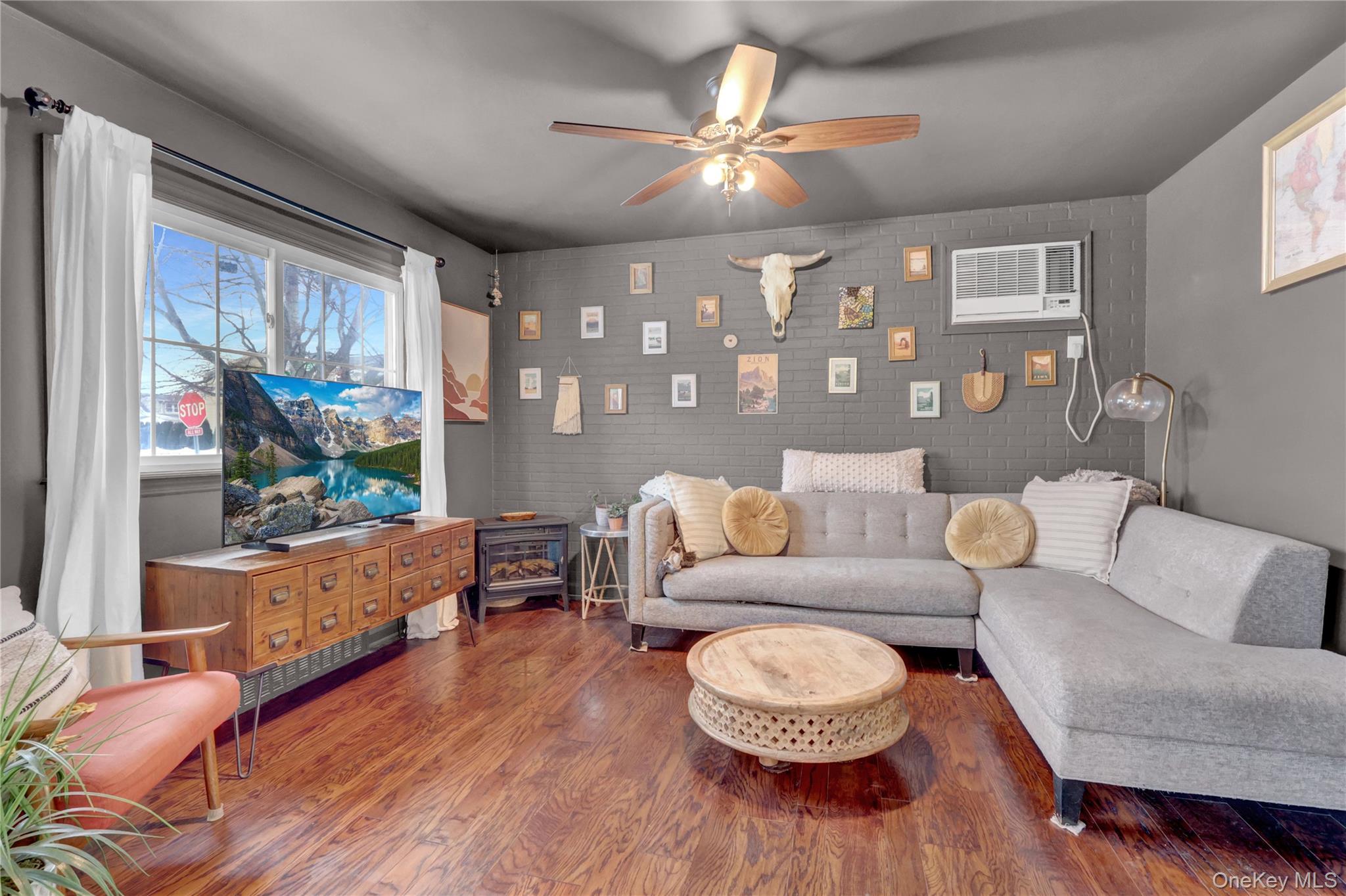 #11 photo, 2242 6th Street, नासाउ काउंटी East Meadow , NY 11554