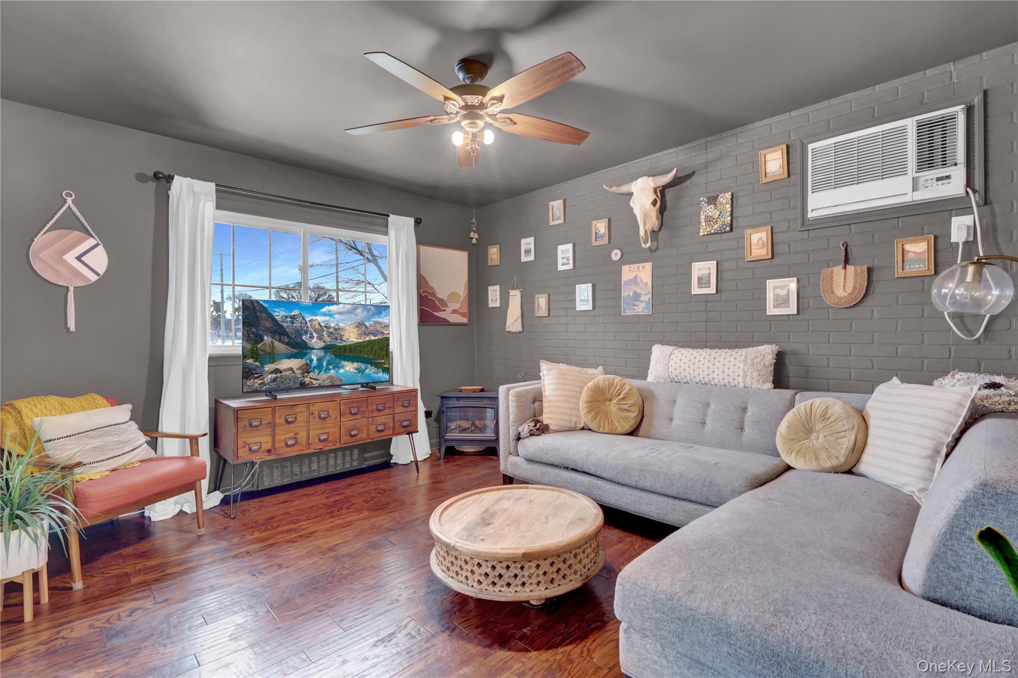 #13 photo, 2242 6th Street, नासाउ काउंटी East Meadow , NY 11554