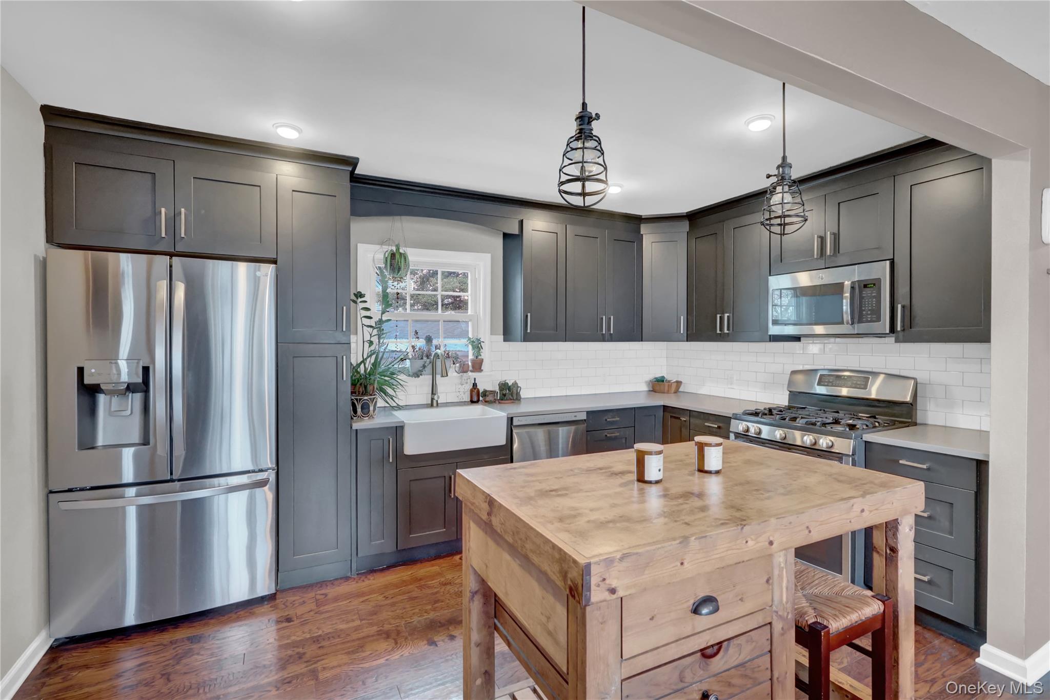 #20 photo, 2242 6th Street, नासाउ काउंटी East Meadow , NY 11554