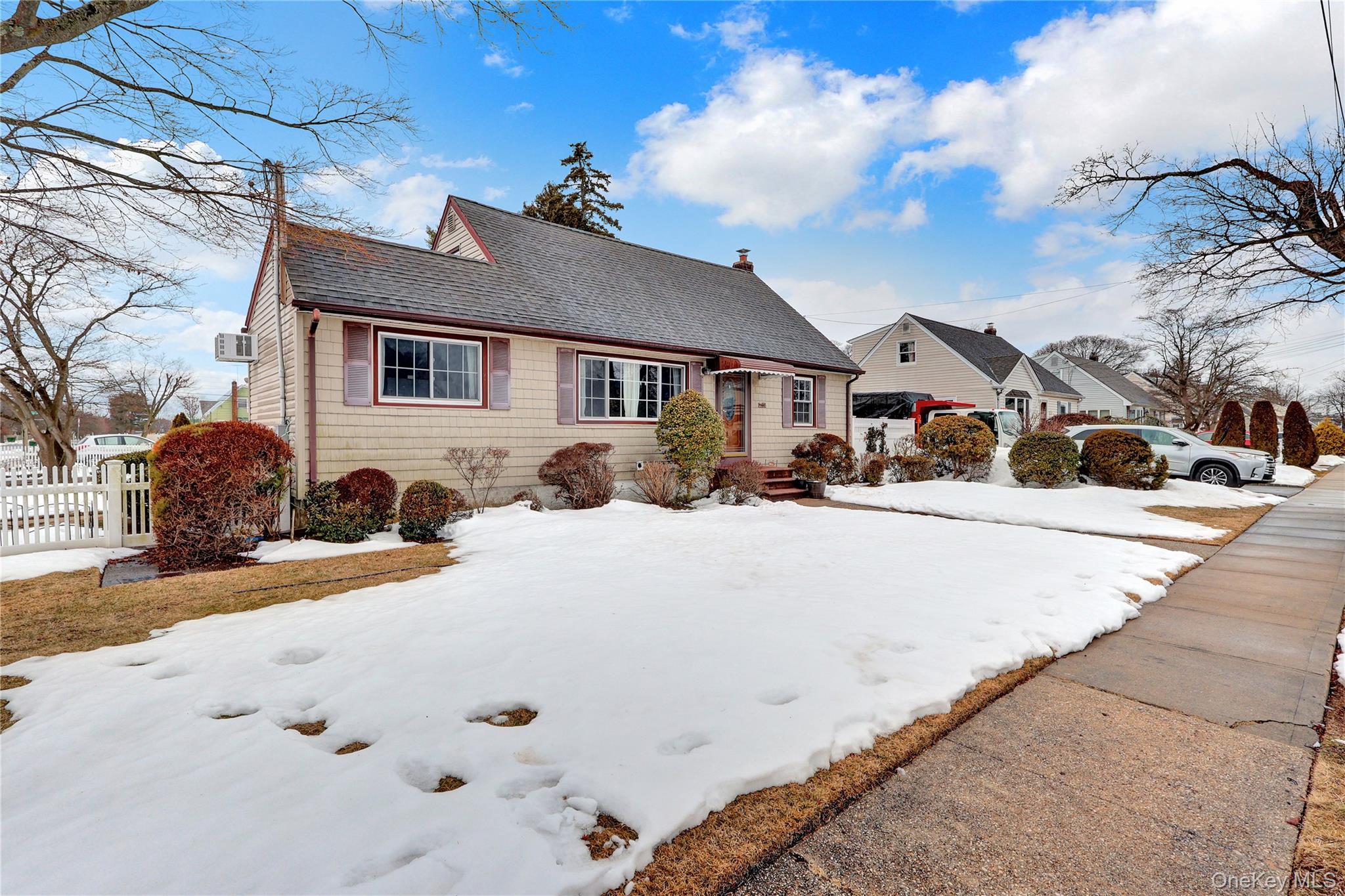 #5 photo, 2242 6th Street, नासाउ काउंटी East Meadow , NY 11554