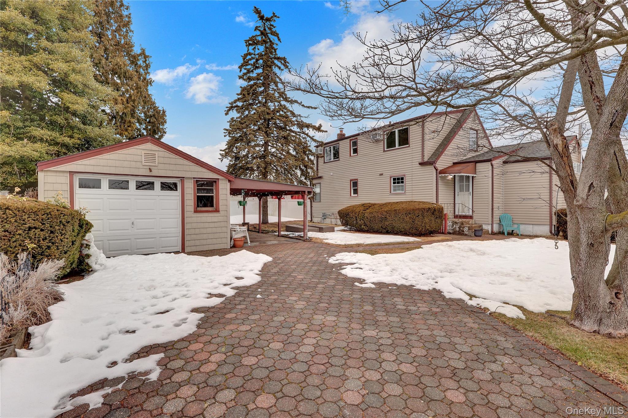 #9 photo, 2242 6th Street, नासाउ काउंटी East Meadow , NY 11554