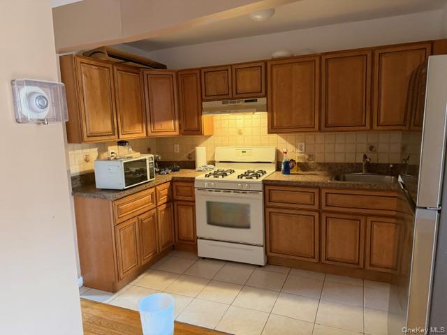 #3 photo, 155 Beach 27th Street, Far Rockaway , NY 11691