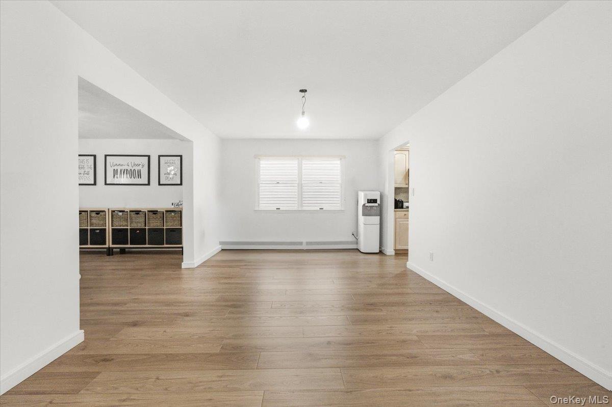 #10 photo, 1662 Park Avenue, New Hyde Park , NY 11040