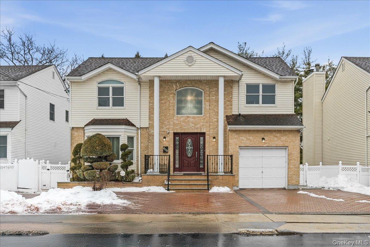 #2 photo, 1662 Park Avenue, New Hyde Park , NY 11040