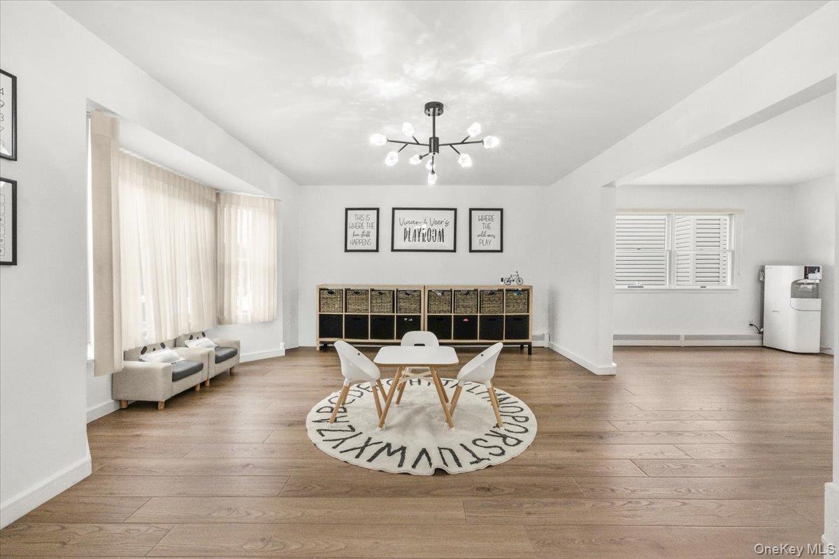 #7 photo, 1662 Park Avenue, New Hyde Park , NY 11040