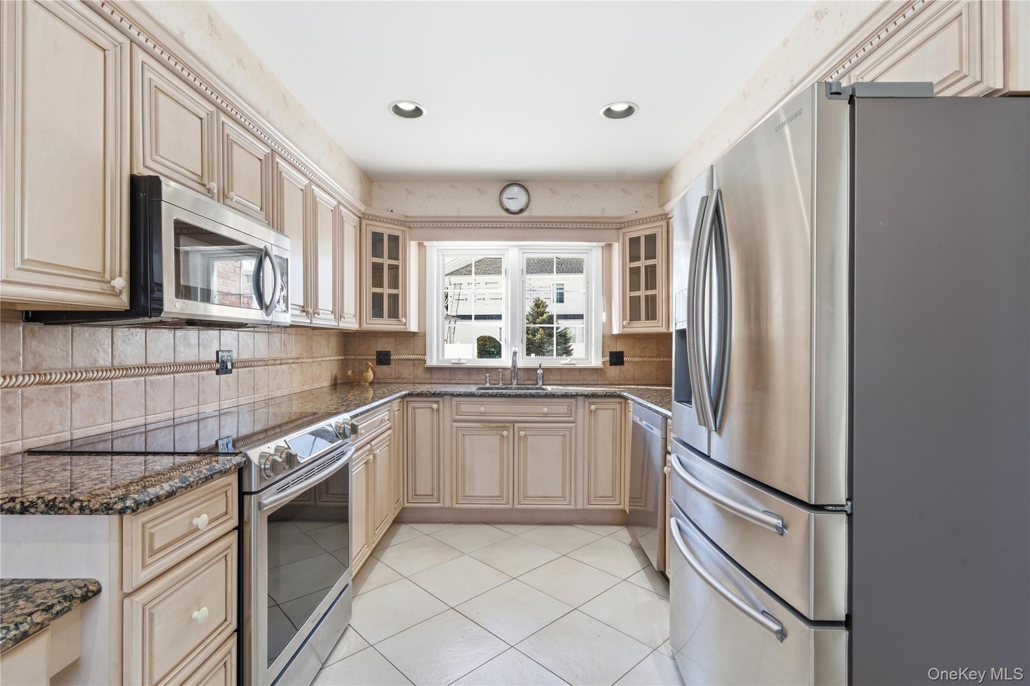 #12 photo, 38 Bradish Lane, 东长岛 Bay Shore , NY 11706