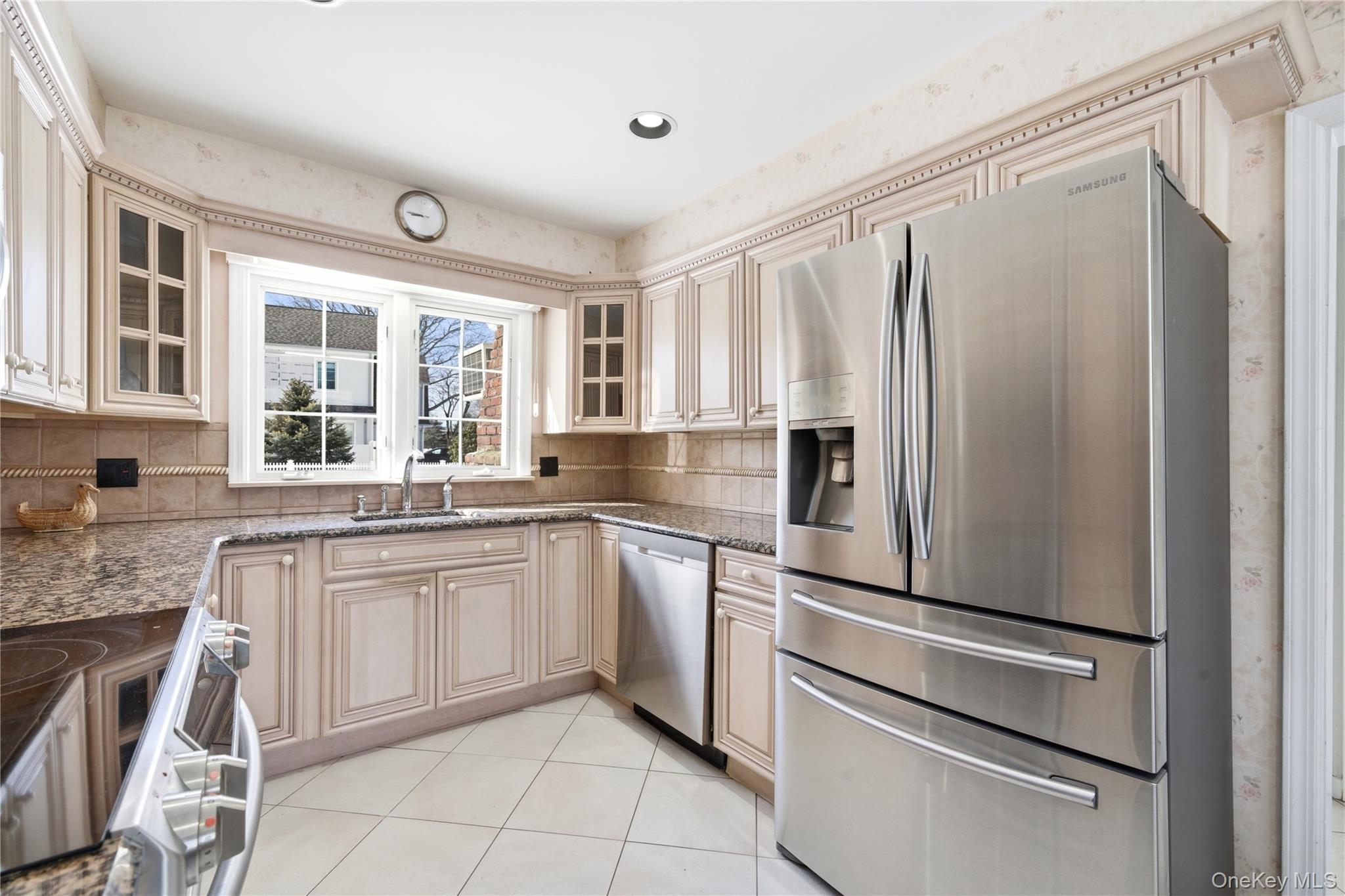 #13 photo, 38 Bradish Lane, 东长岛 Bay Shore , NY 11706