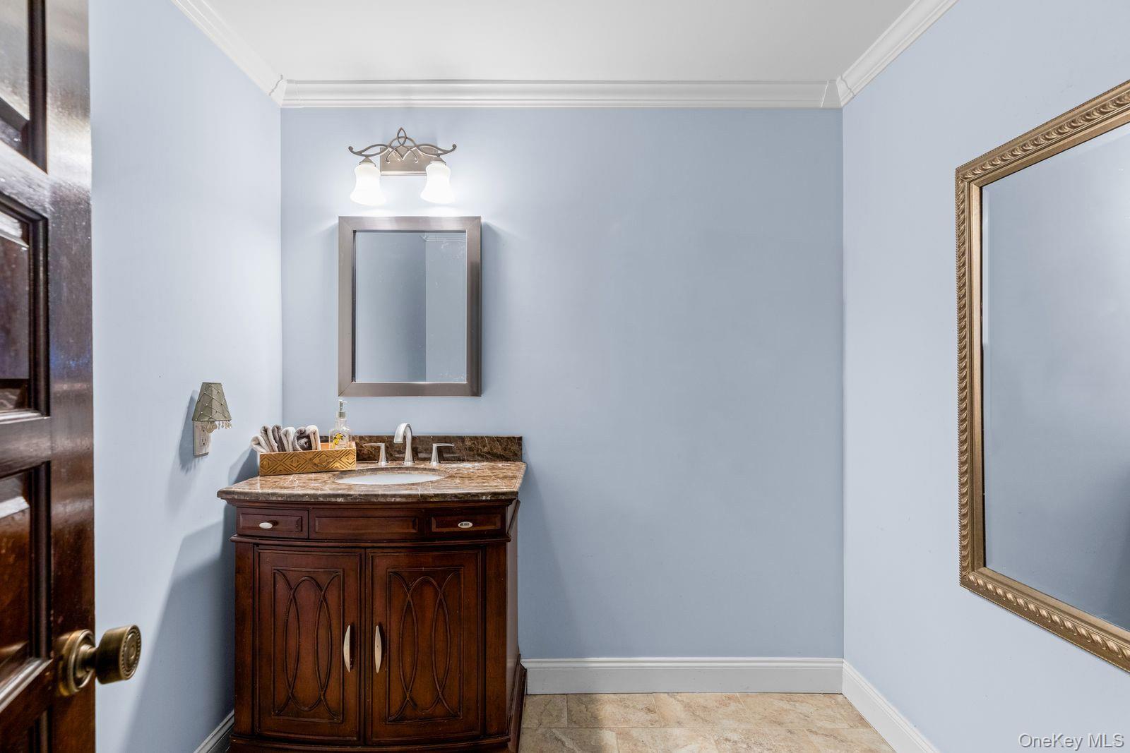 #12 photo, 10 Dorchester Drive, Muttontown , NY 11545