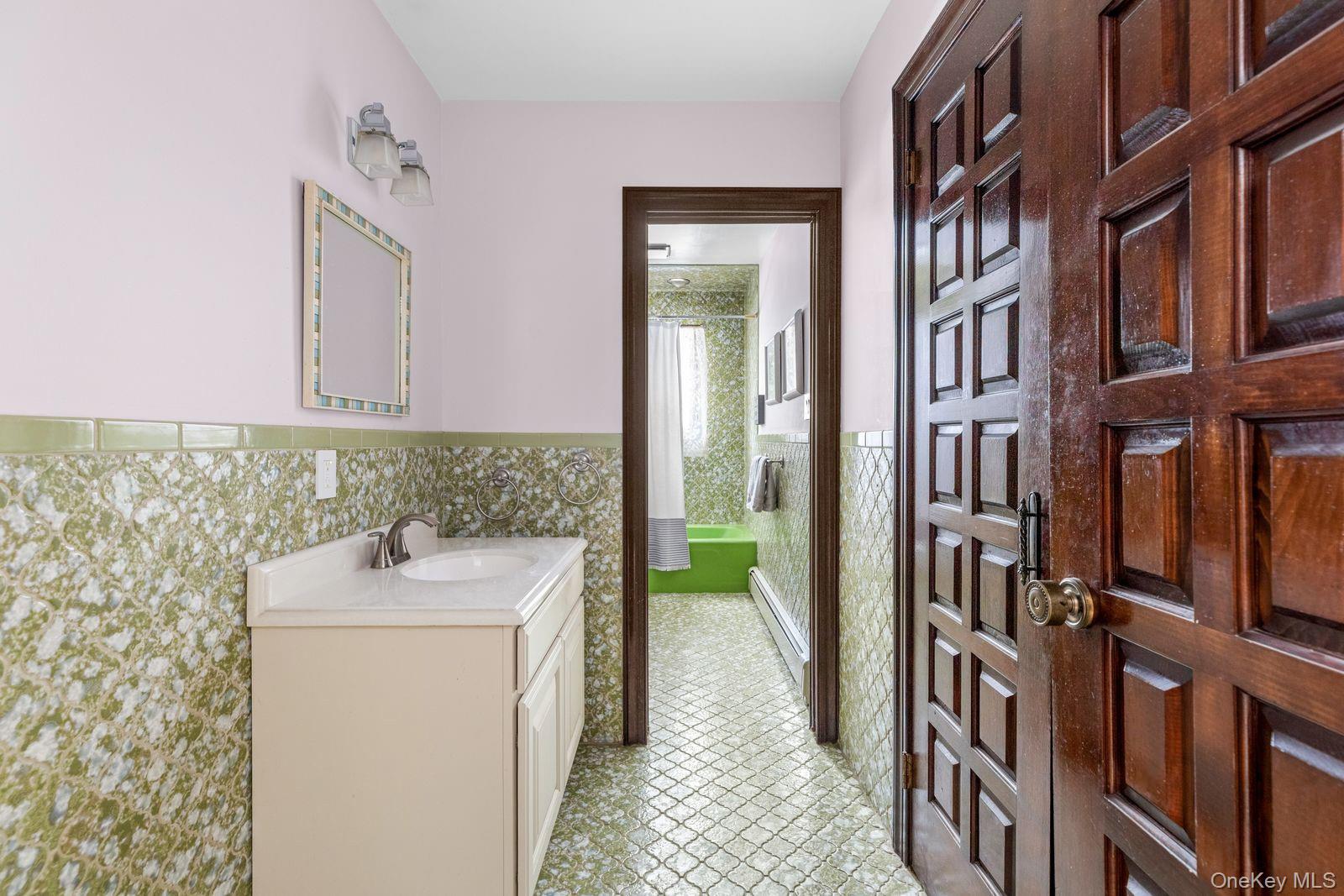 #15 photo, 10 Dorchester Drive, Muttontown , NY 11545