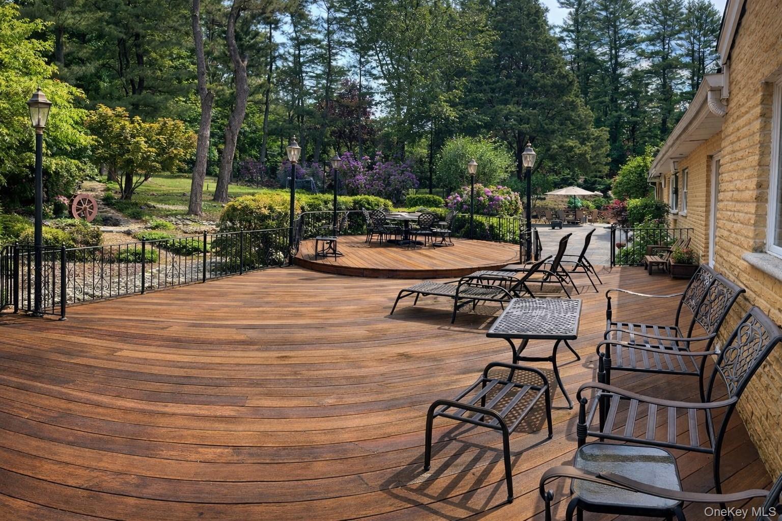 #3 photo, 10 Dorchester Drive, Muttontown , NY 11545