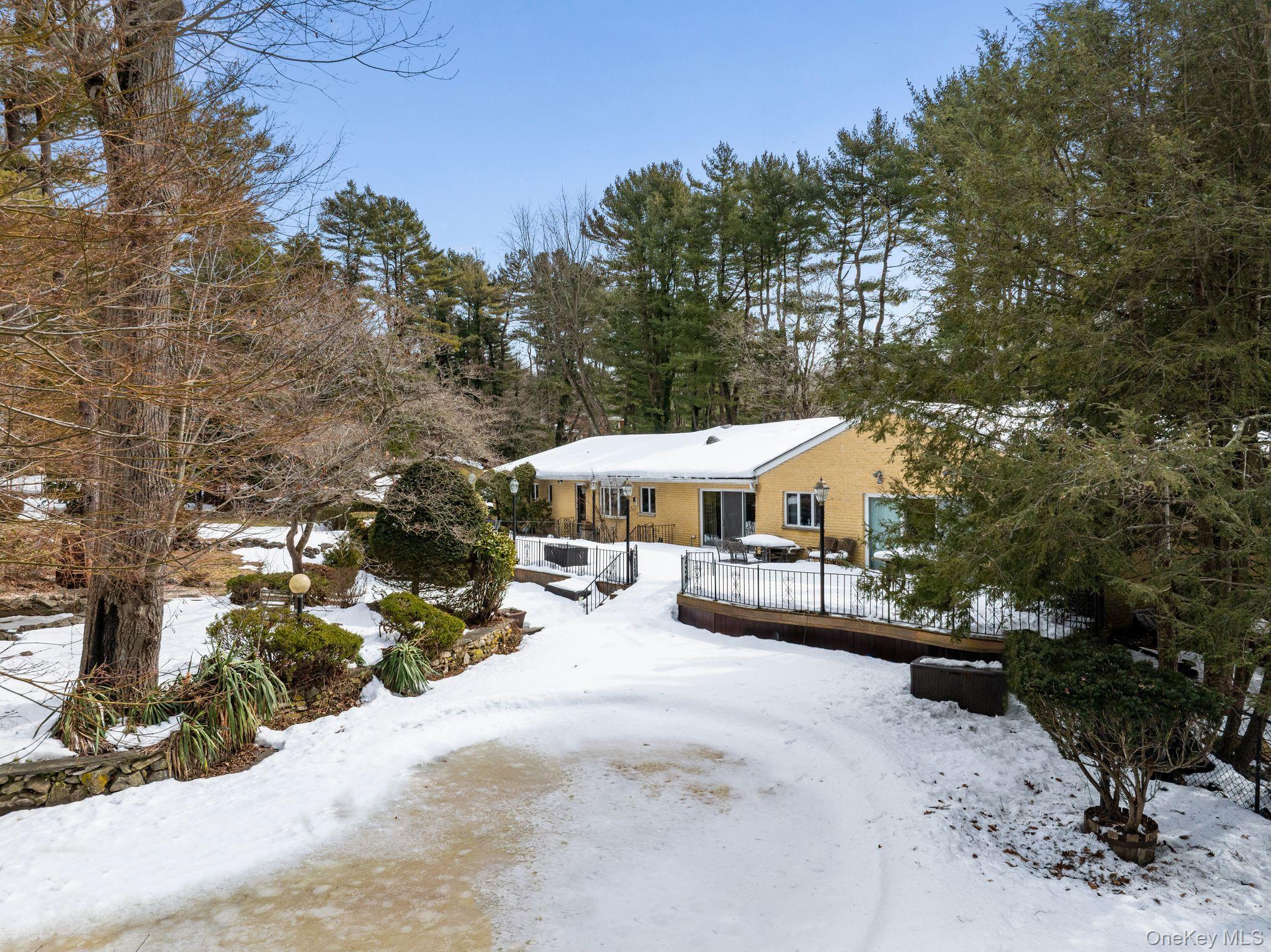 #5 photo, 10 Dorchester Drive, Muttontown , NY 11545