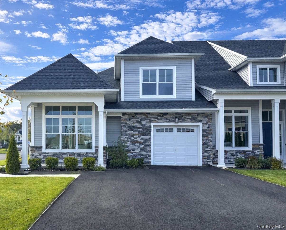 #1 photo, 329 Silver Timber Drive, सफ़ोक काउंटी Yaphank , NY 11980