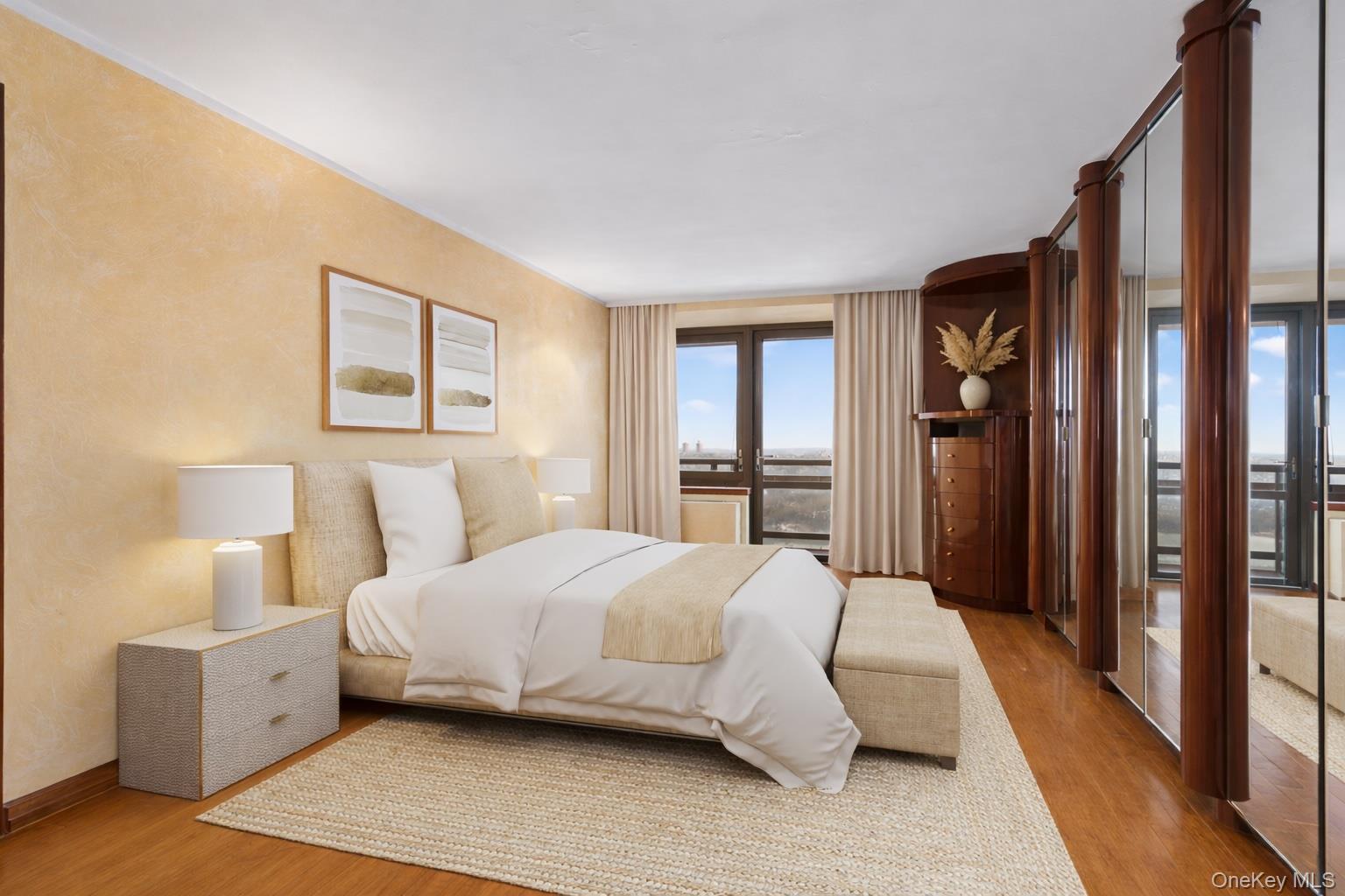 #7 photo, 112-01 Queens Boulevard, קווינס Forest Hills , NY 11375